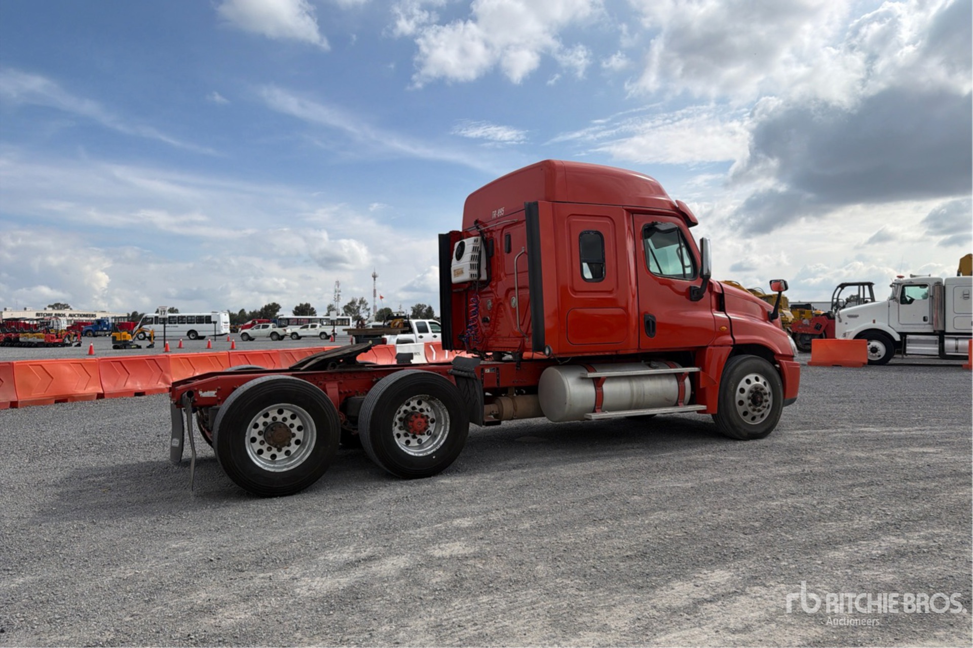 2017 Freightliner CASCADIA 125