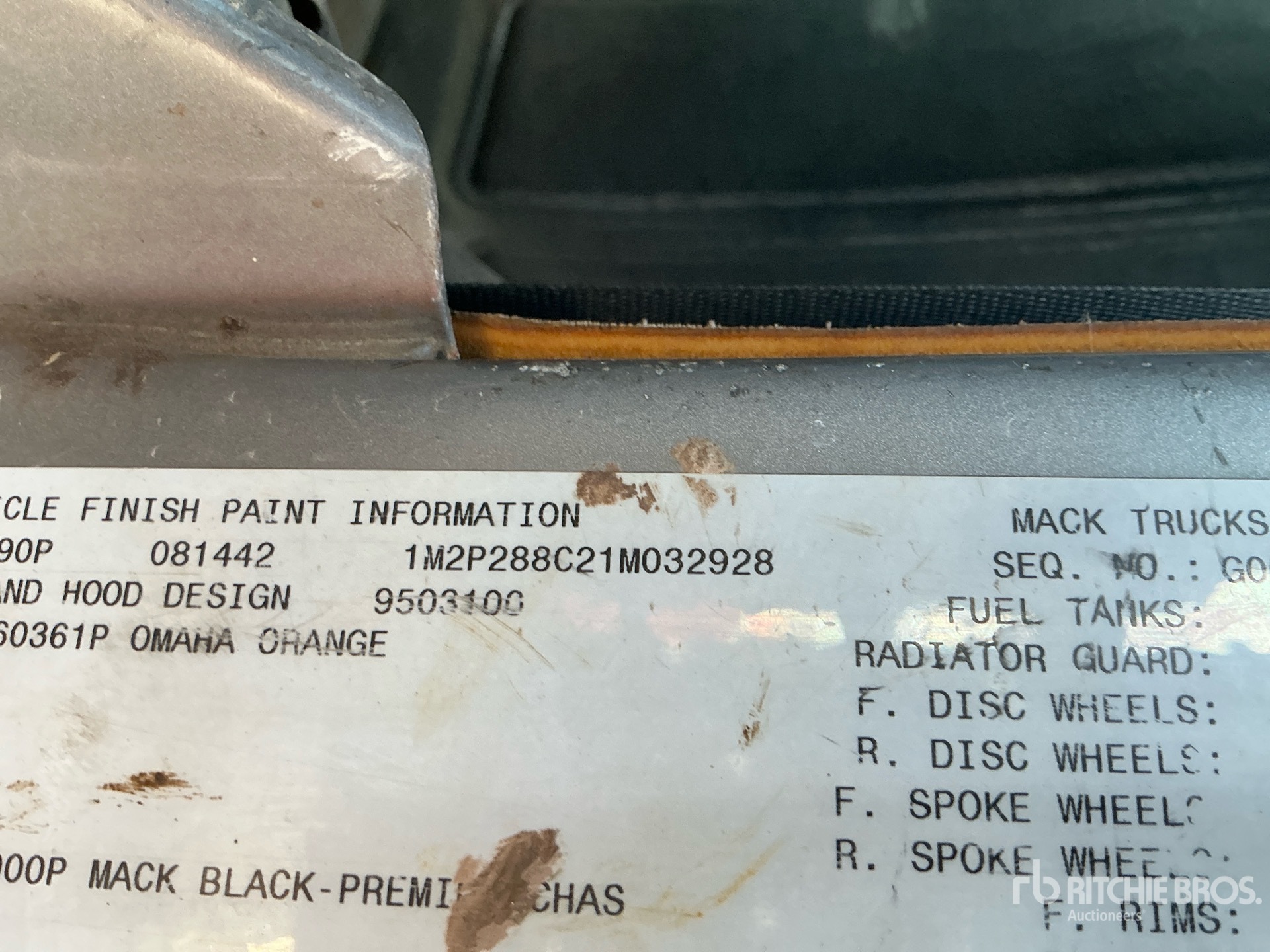 2001 Mack RD690P