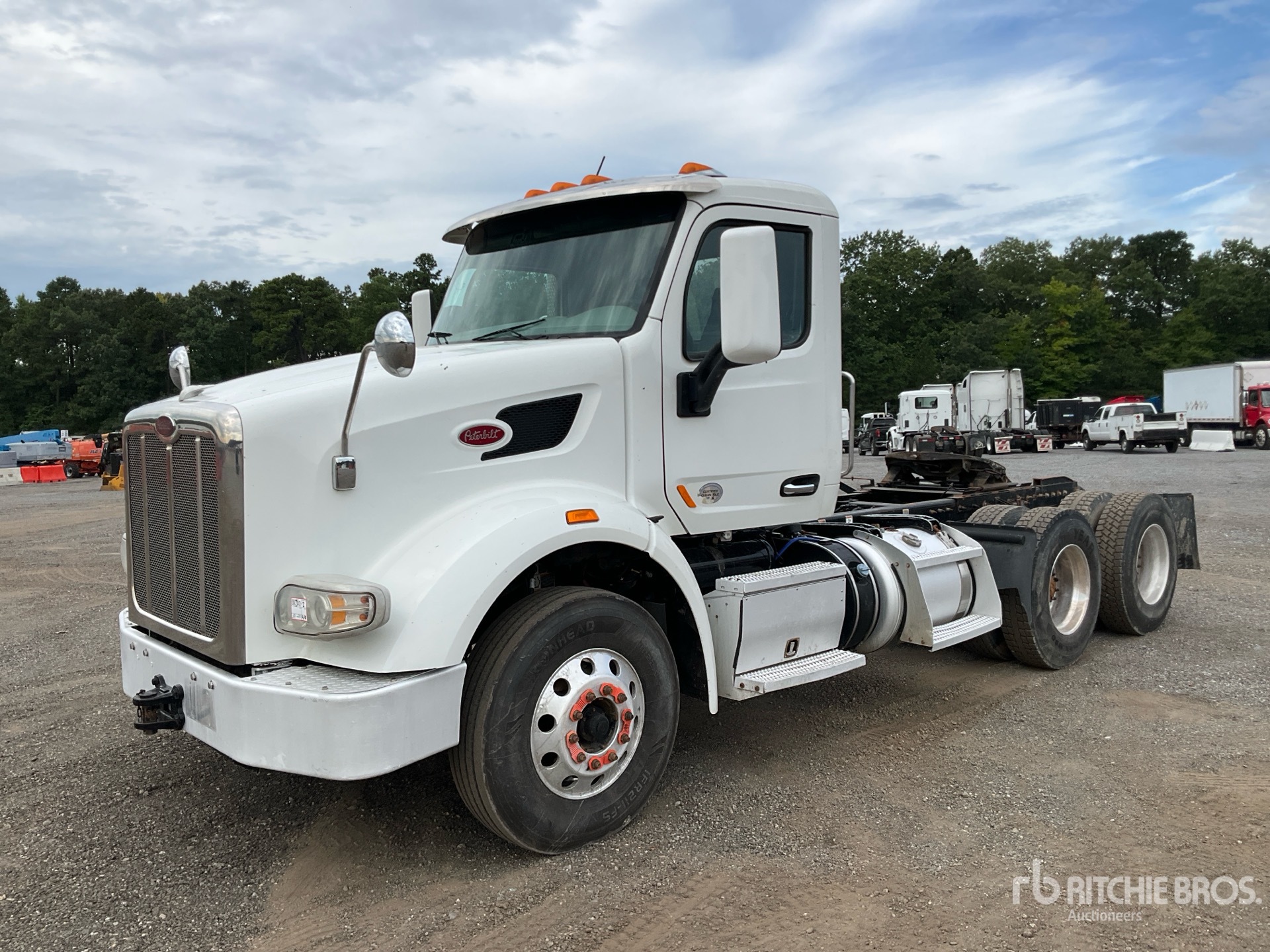 2020 Peterbilt 567