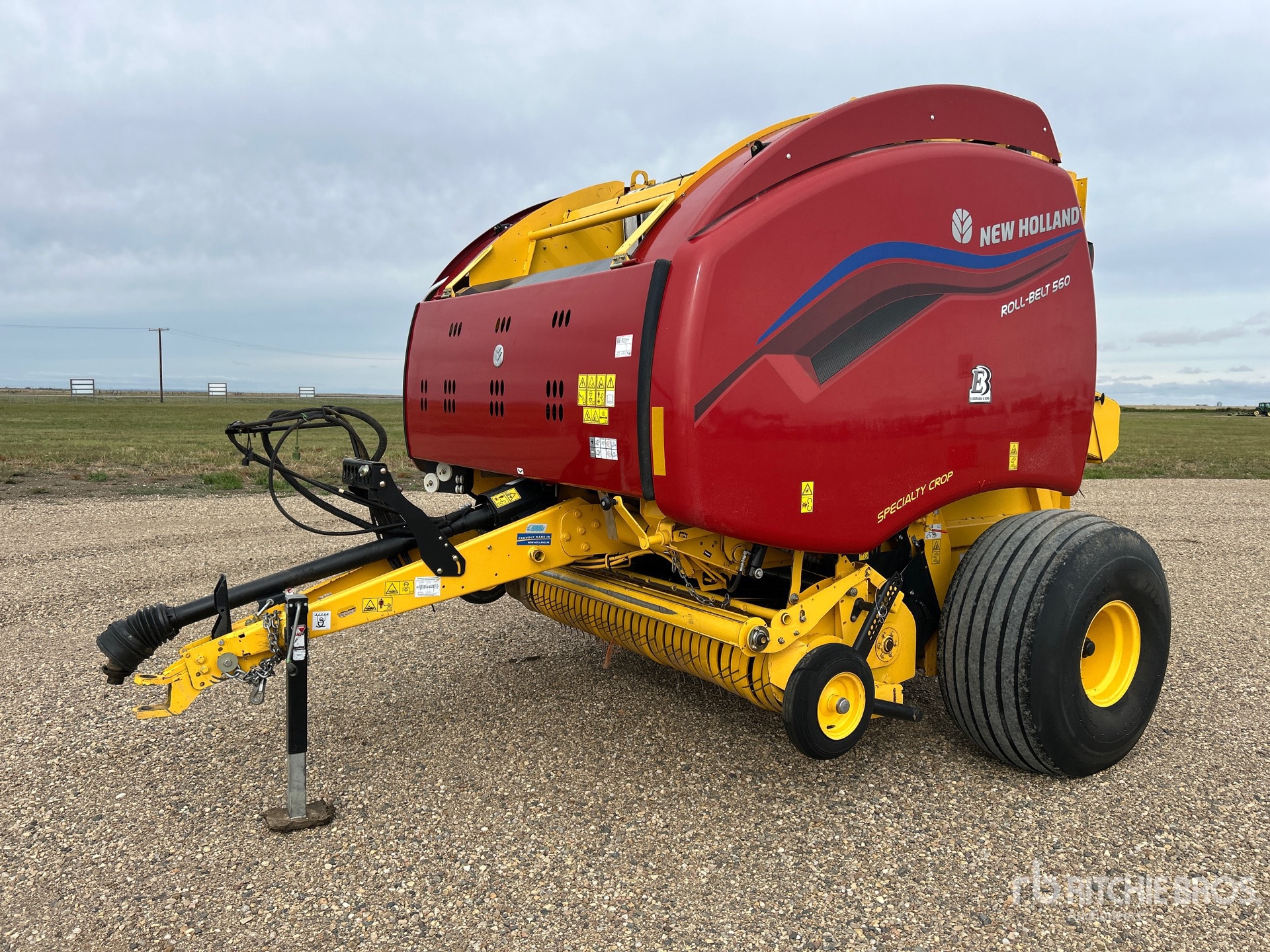 2022 New Holland RB560