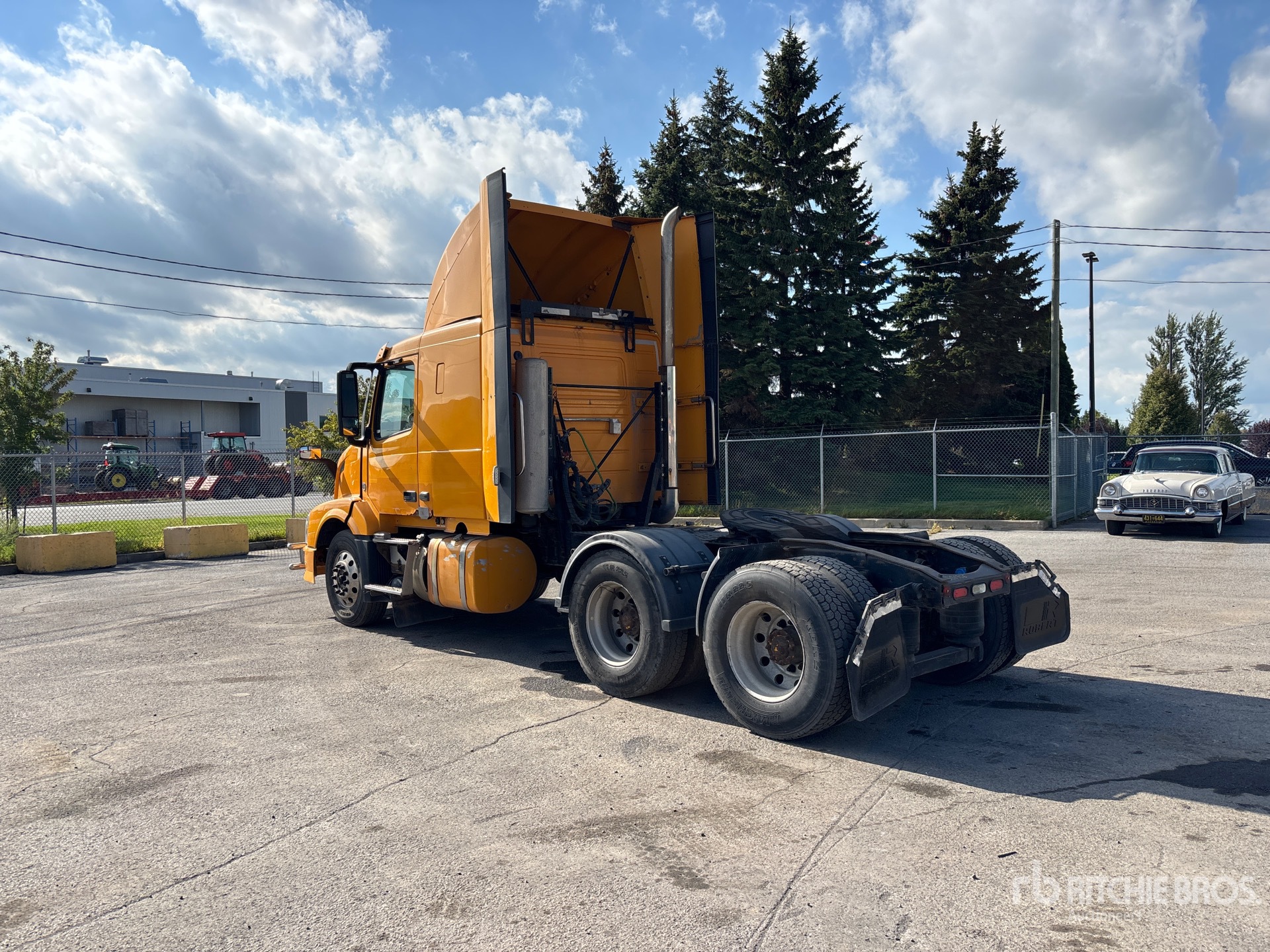 2013 Volvo VNL 64T 430