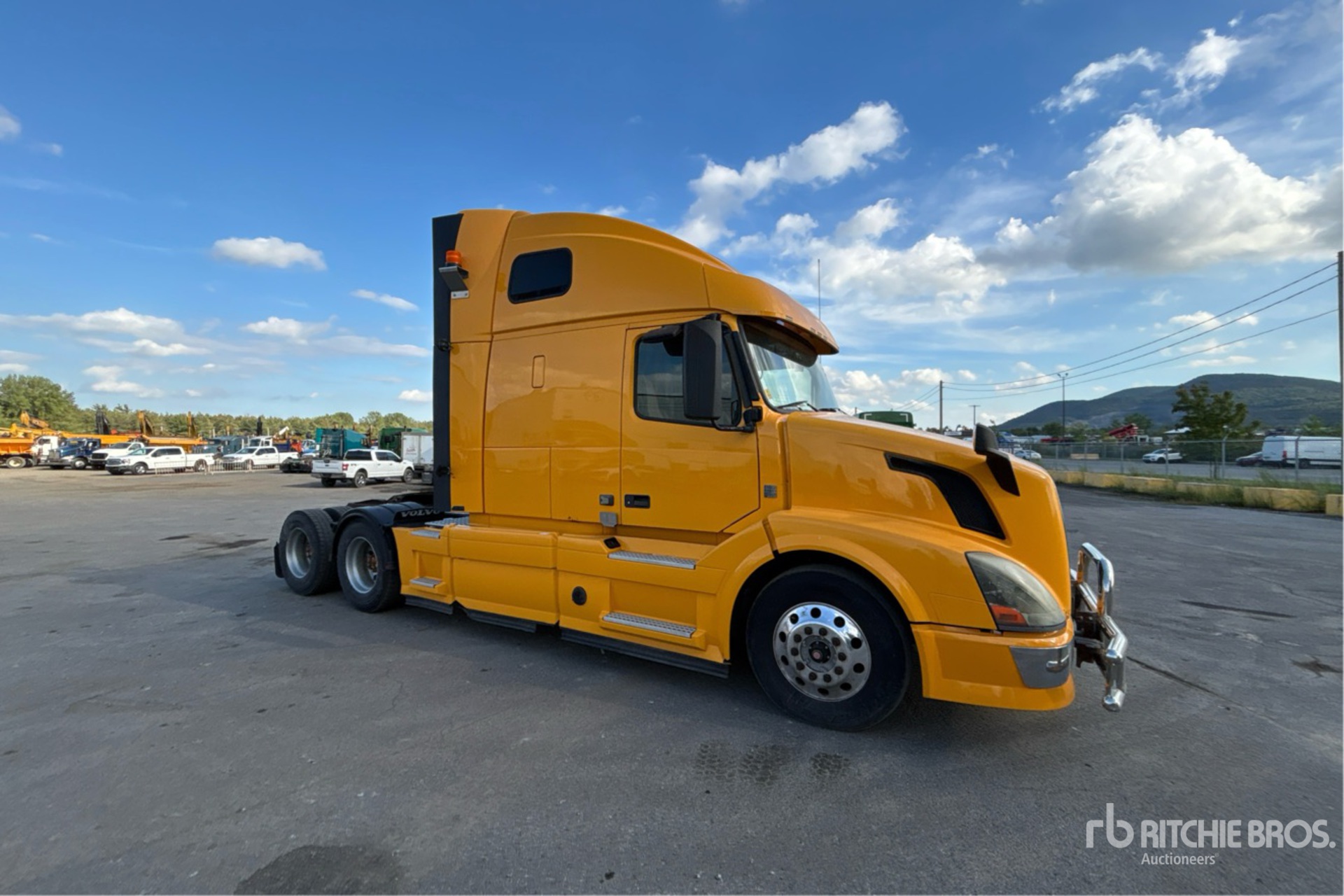2014 Volvo VNL670