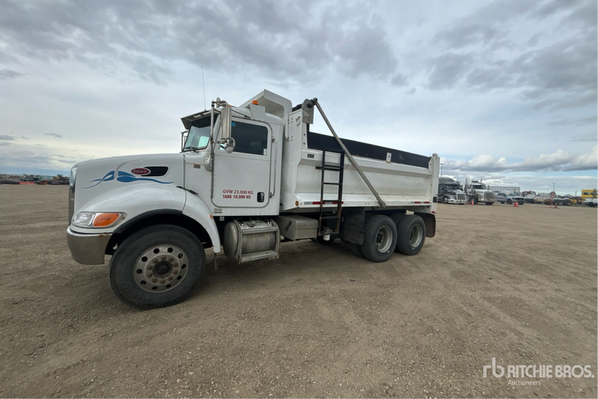2007 Peterbilt 335