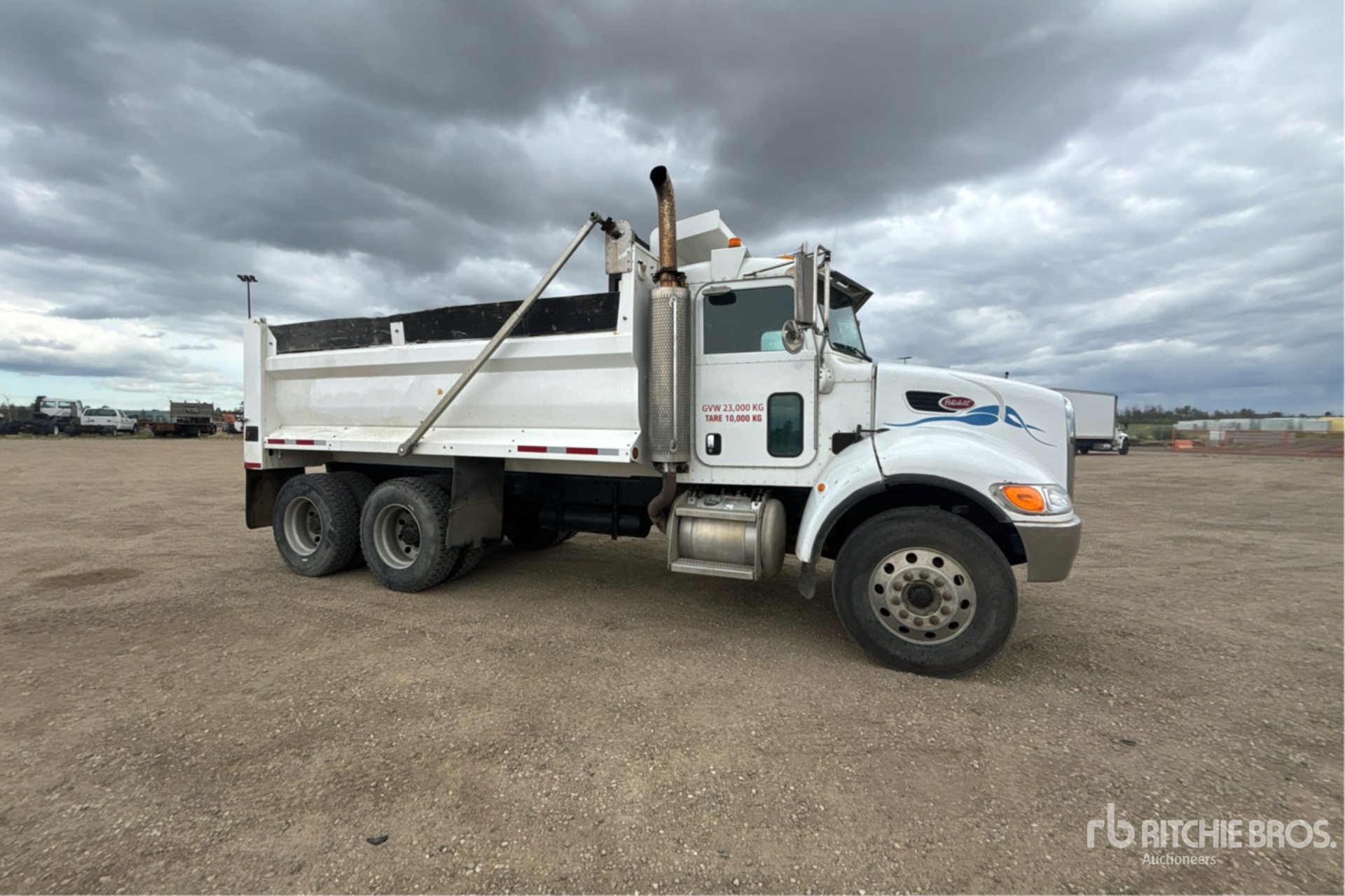 2007 Peterbilt 335