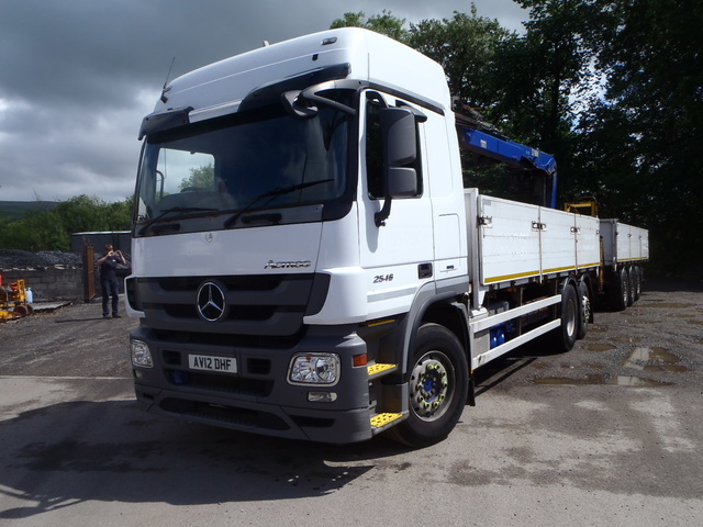 2012 Mercedes-Benz Actros 2546L 6x2 Block Truck c/w Crane and Tri Axle Trailer