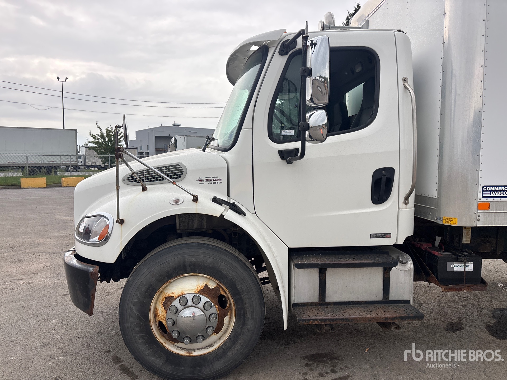 2007 Freightliner M2 106