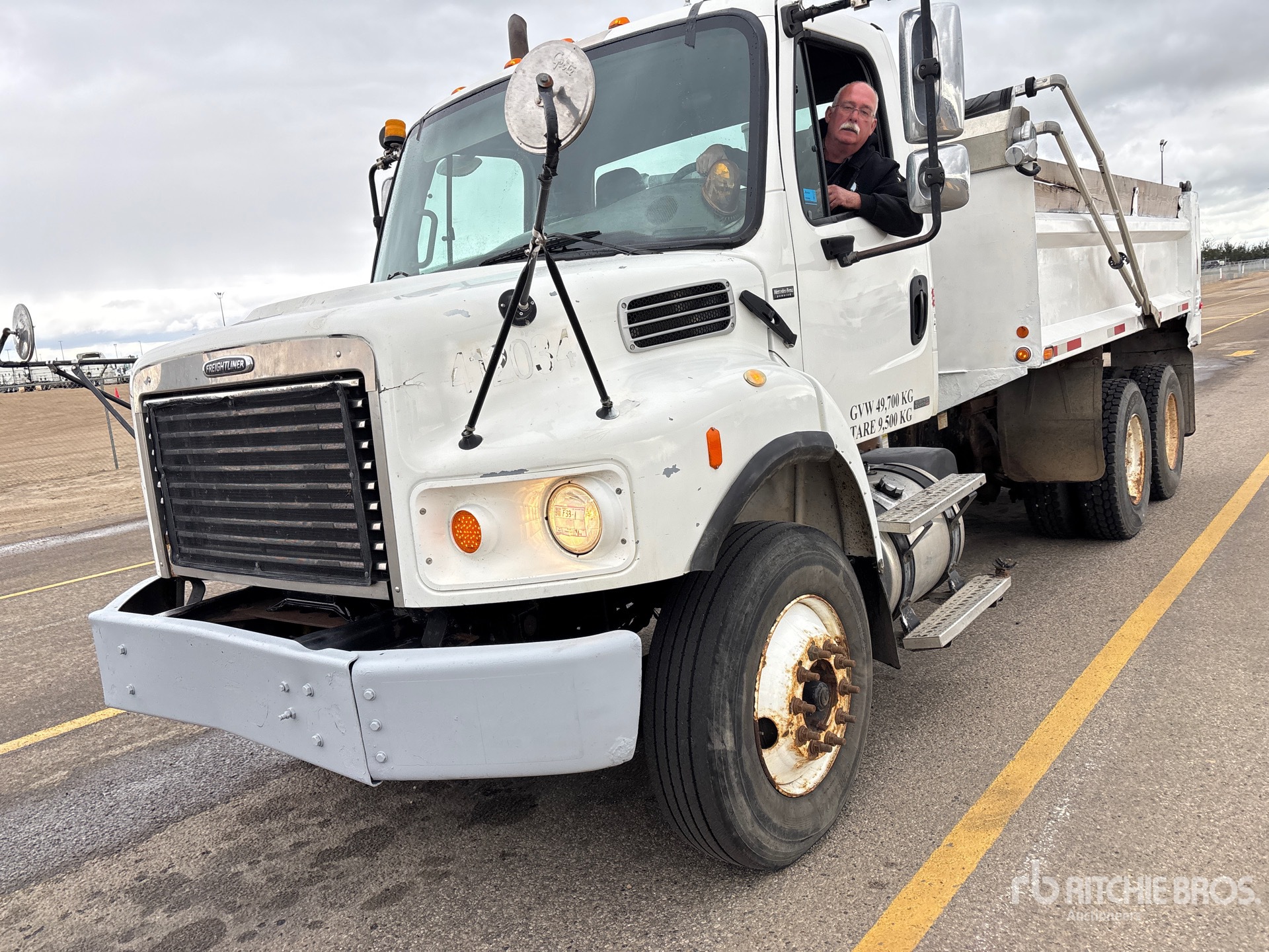 2006 Freightliner M2 106V