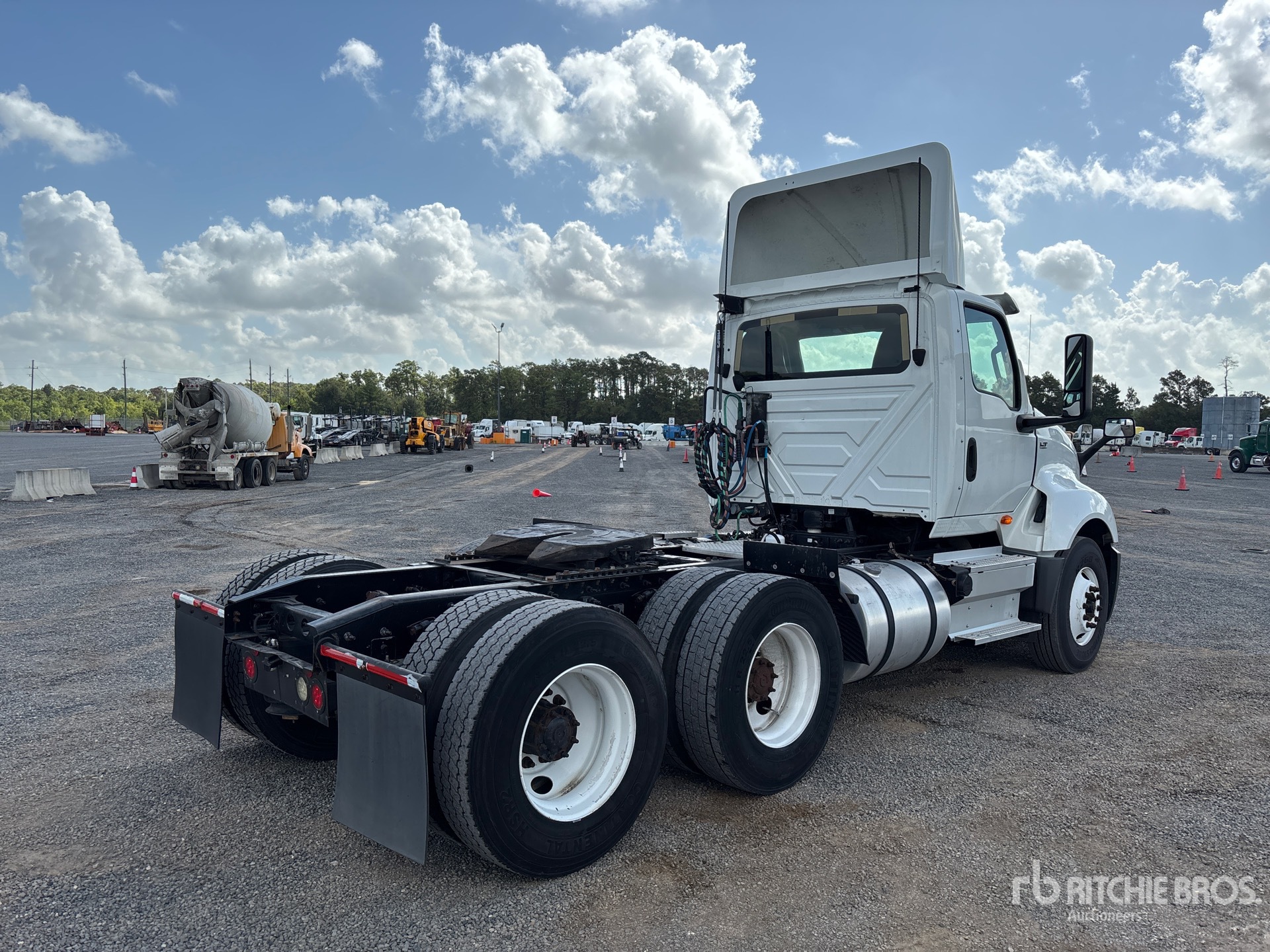 2018 International LT625