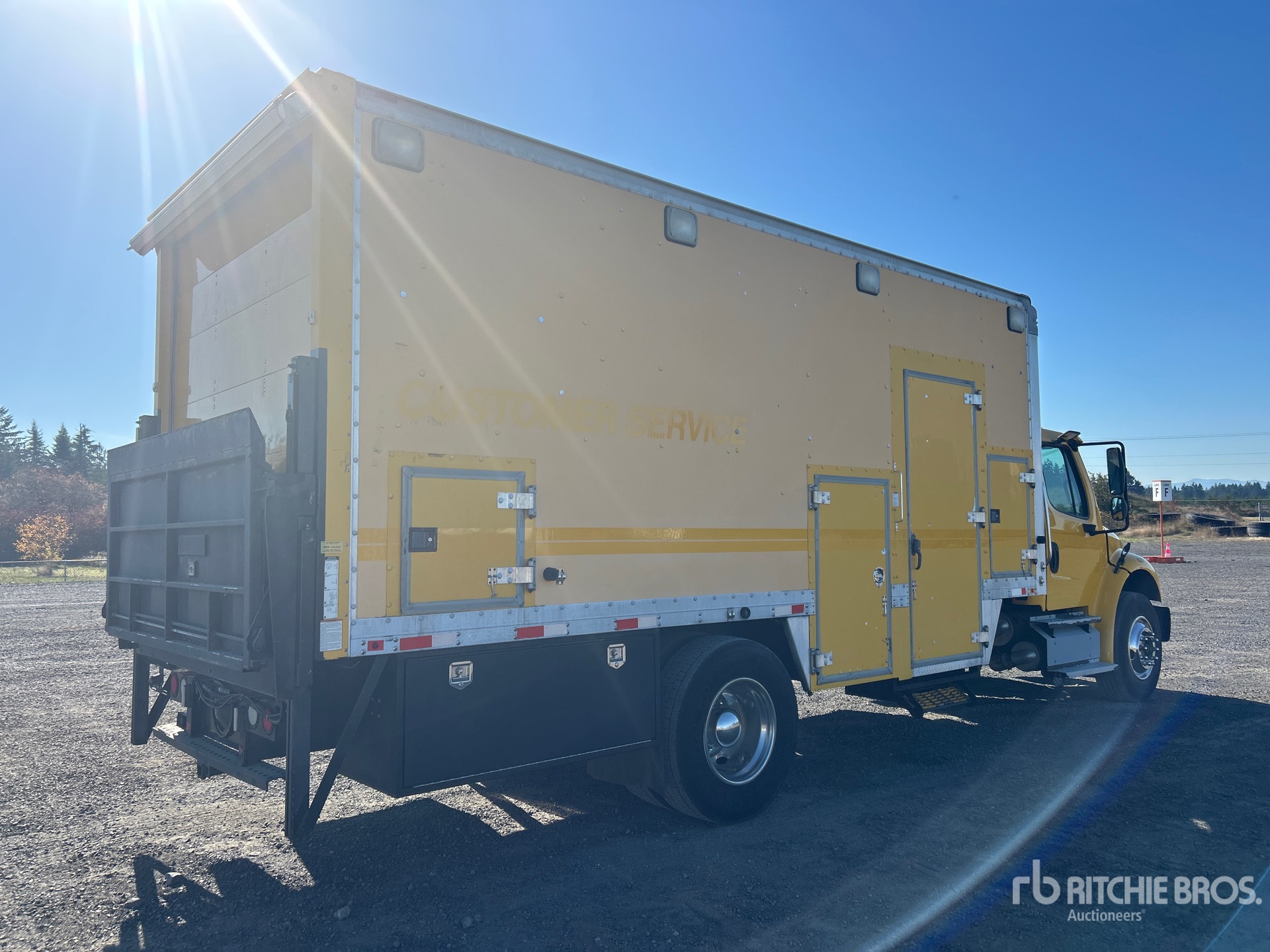 2013 Freightliner M2