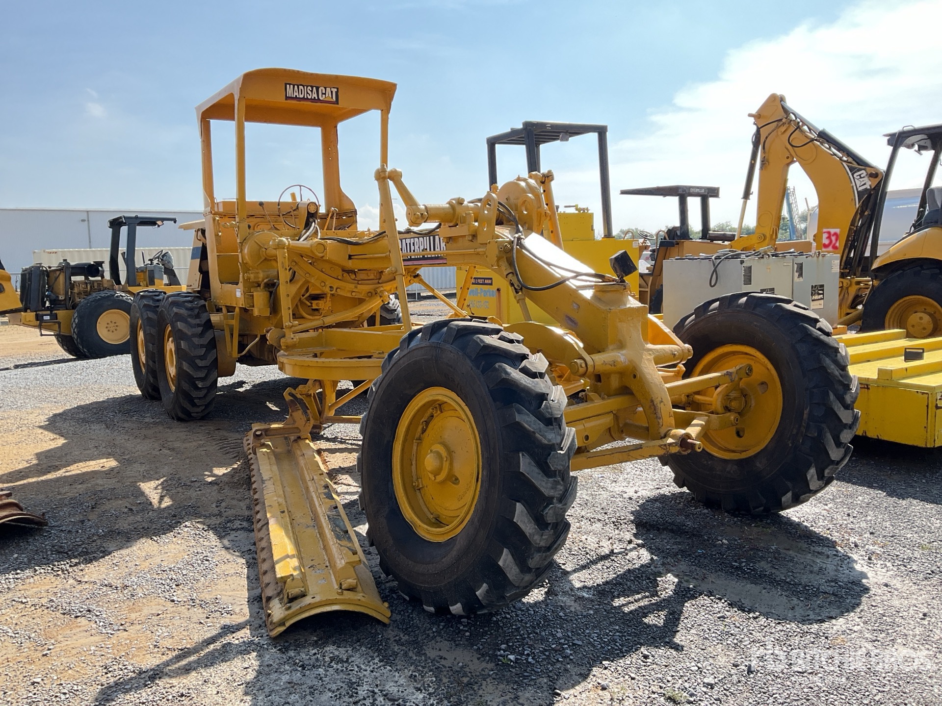 1980 Caterpillar 120B