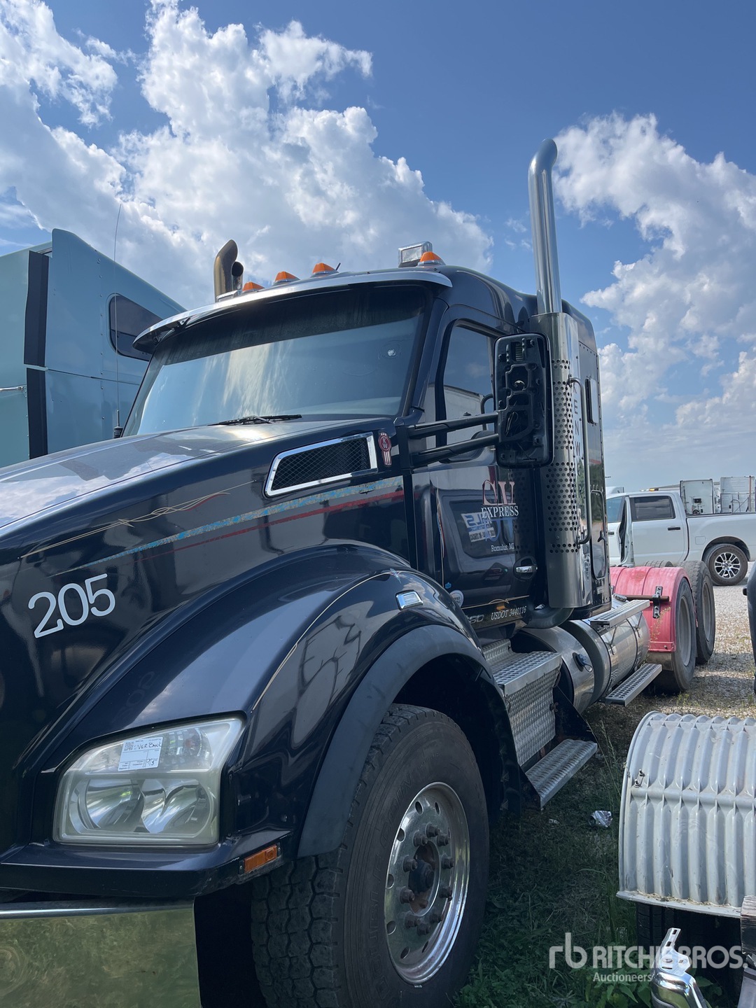 2021 Kenworth T880
