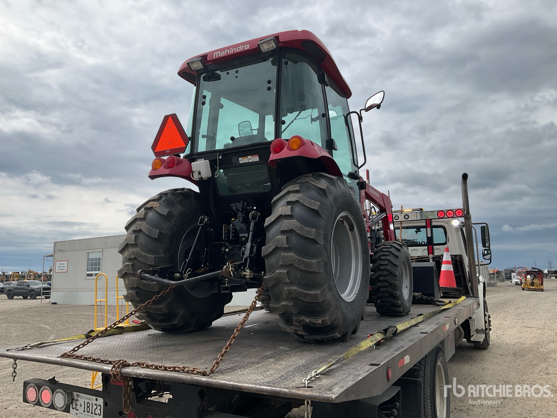 2017 Mahindra 2555