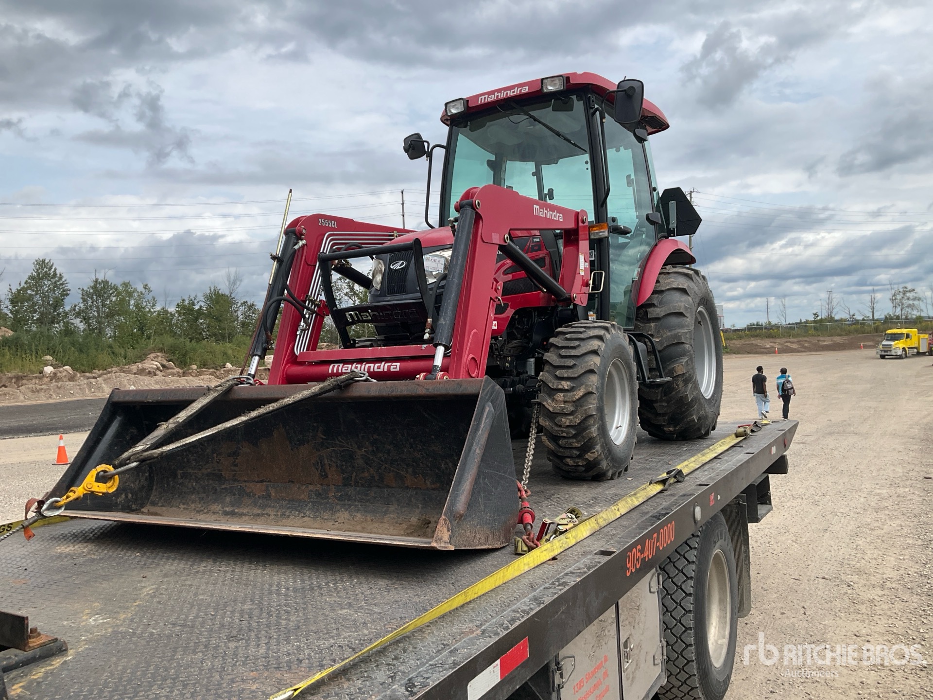 2017 Mahindra 2555