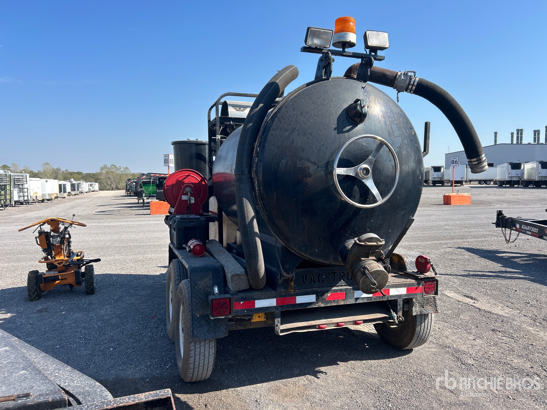 2001 Vermeer VAC-TRON