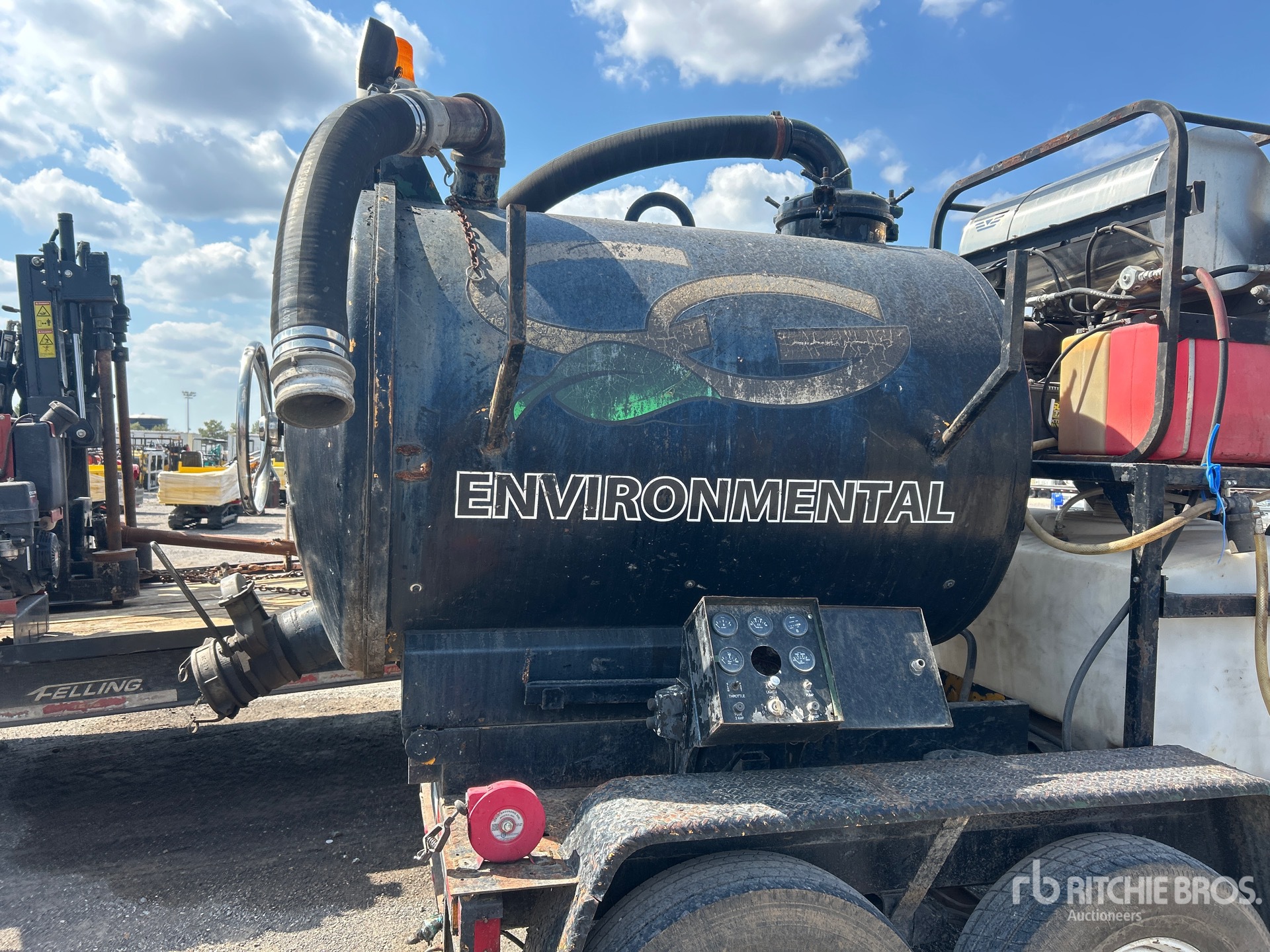2001 Vermeer VAC-TRON