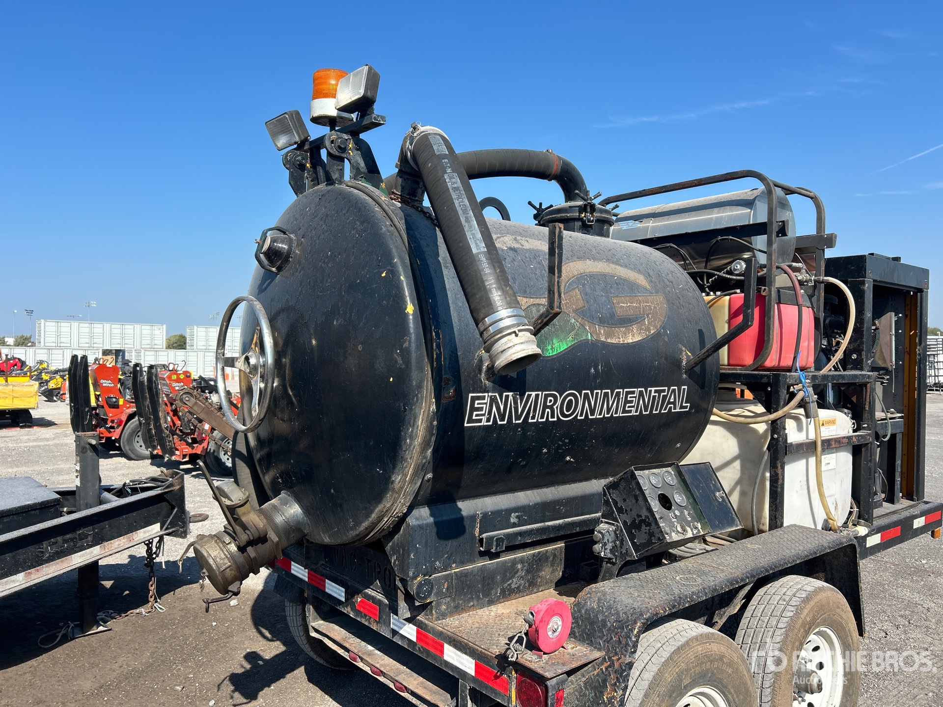 2001 Vermeer VAC-TRON