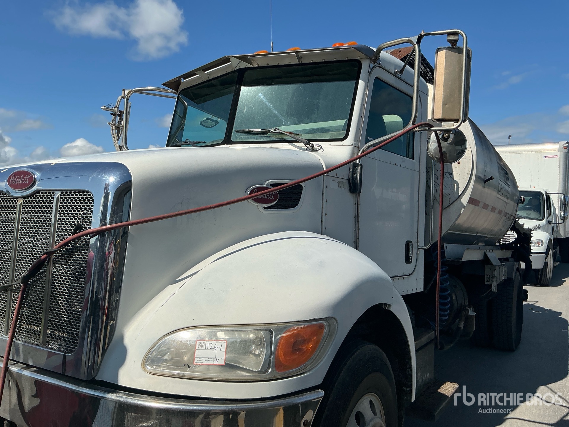 Photo of 2008 Peterbilt 340