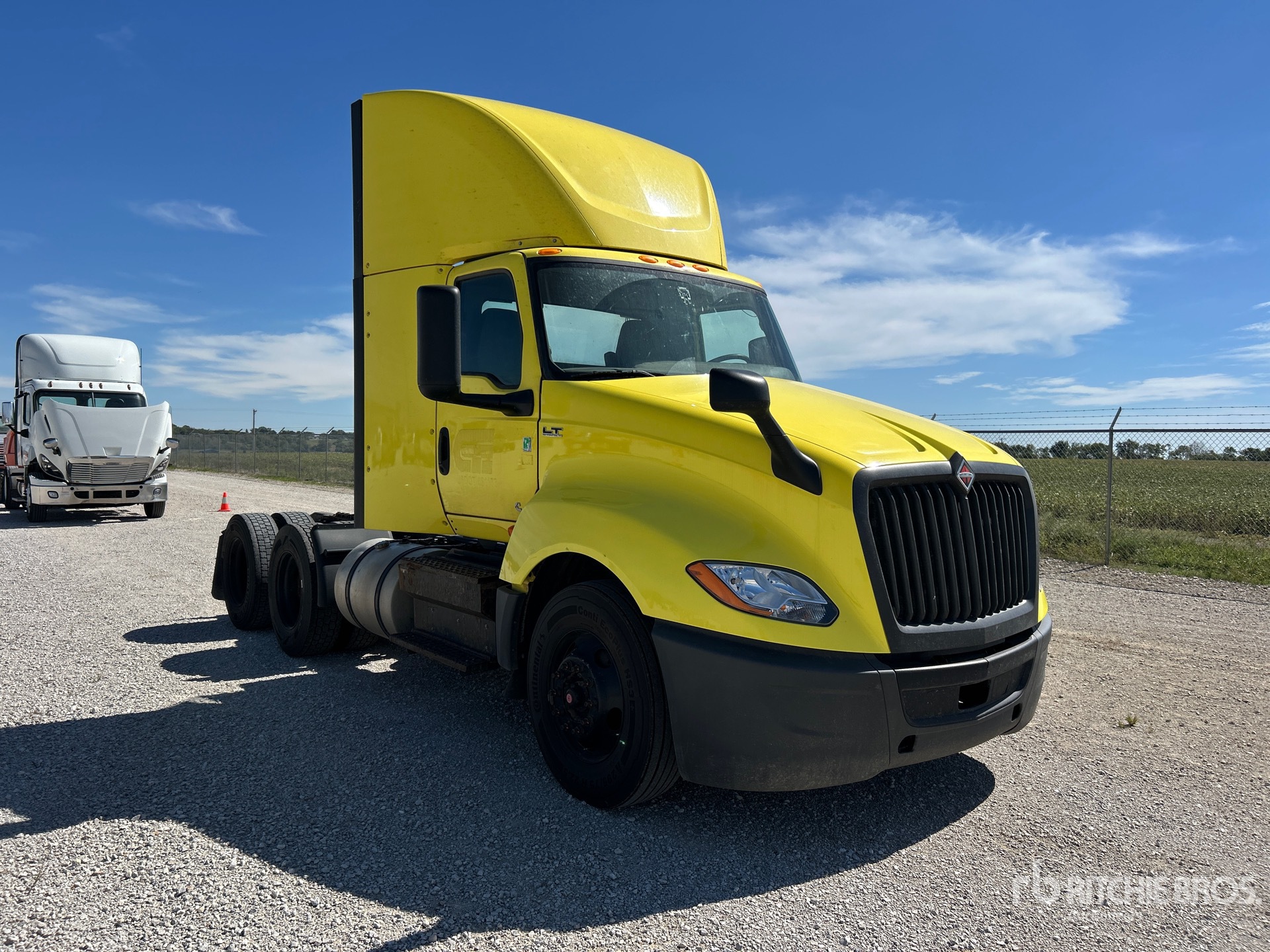 2023 International LT625