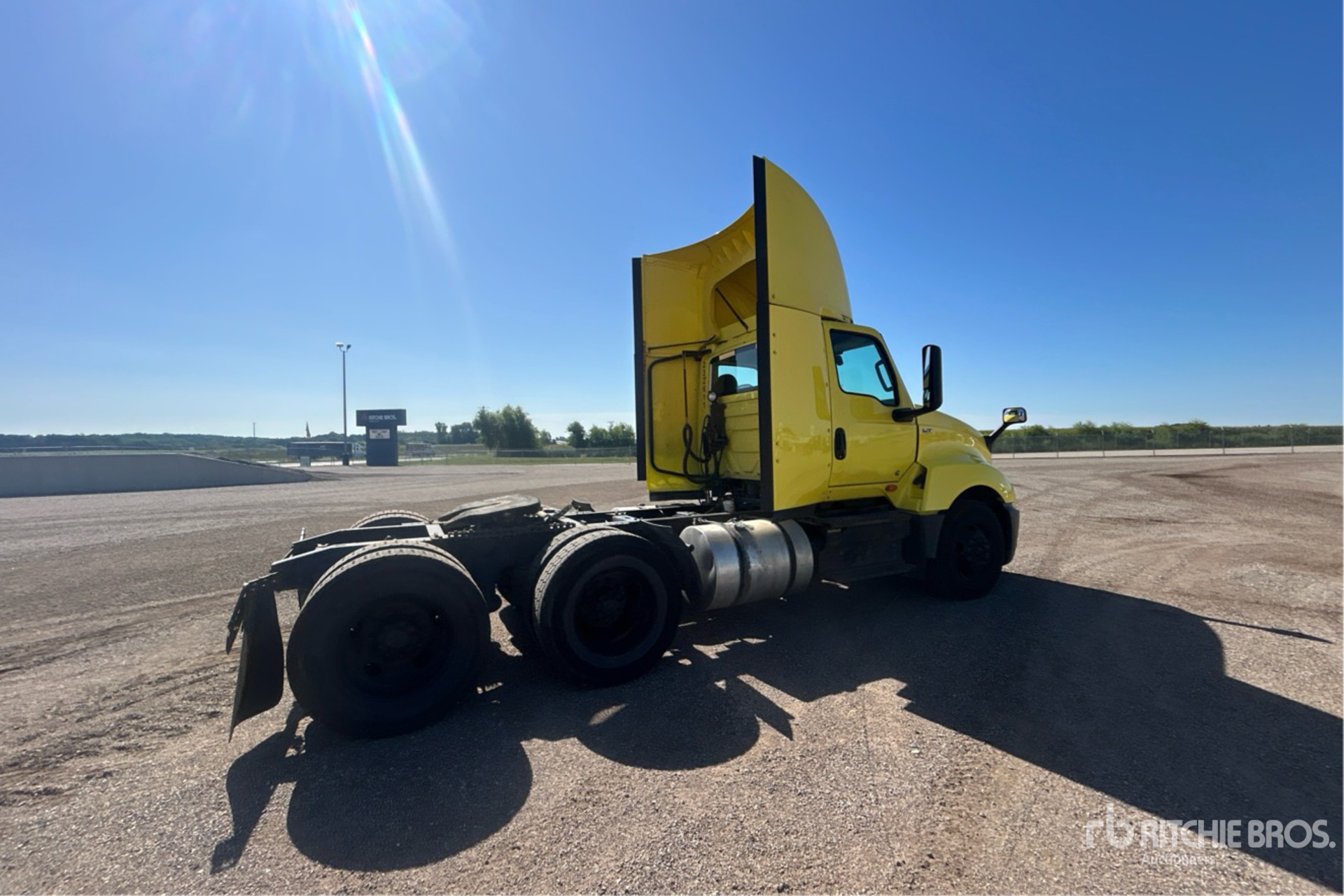 2023 International LT625