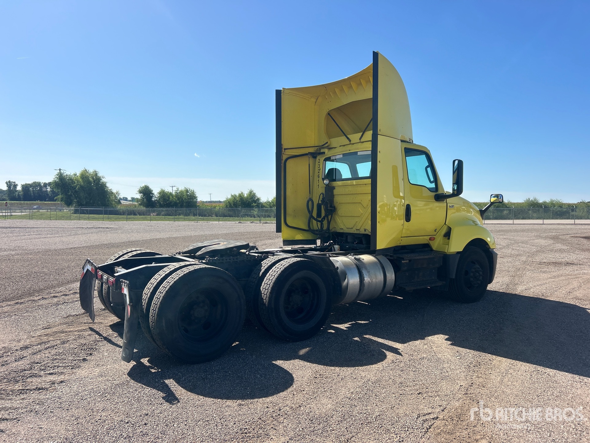 2023 International LT625