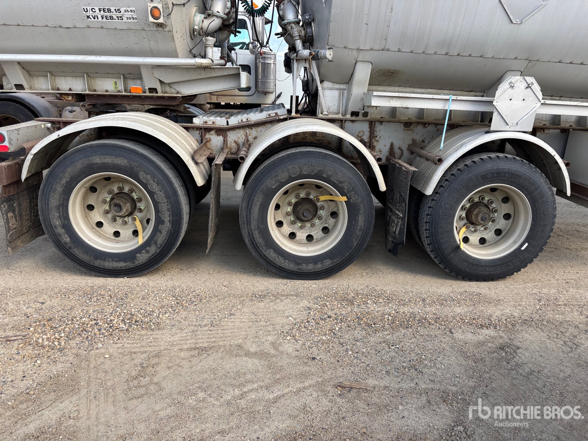 2007 Etnyre 7700 gal Super B-Train Lead