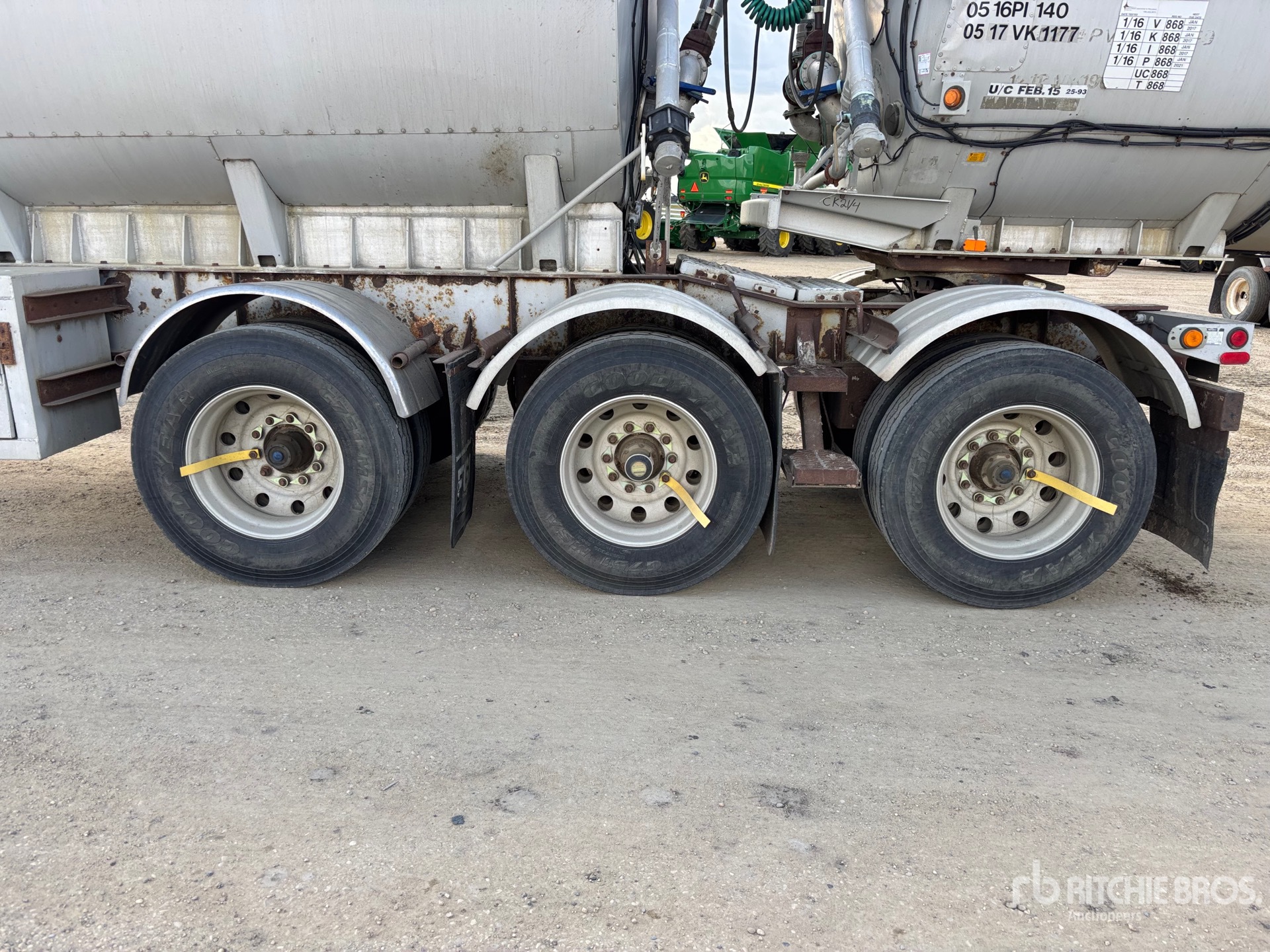 2007 Etnyre 7700 gal Super B-Train Lead