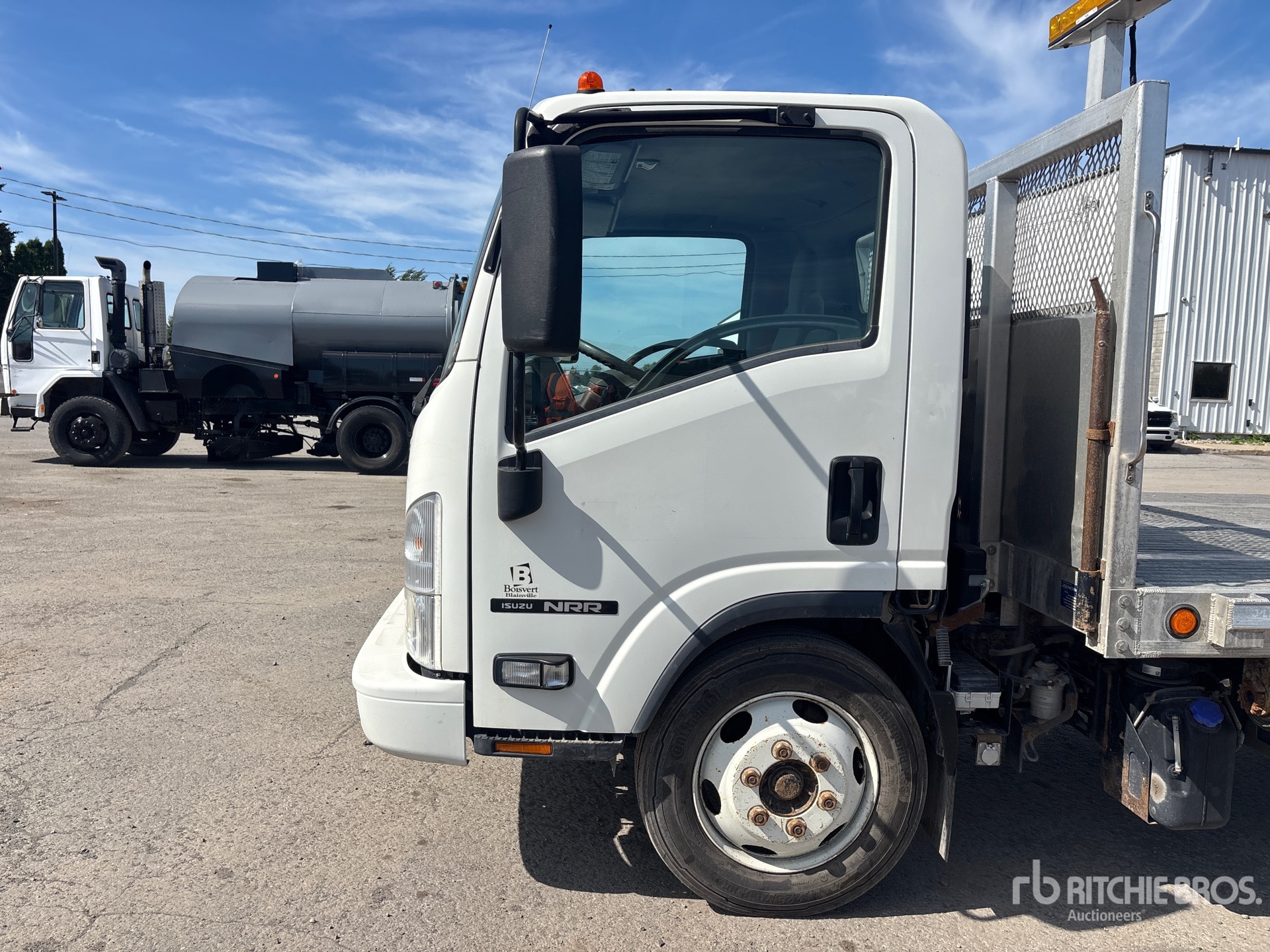 2021 Isuzu NRR