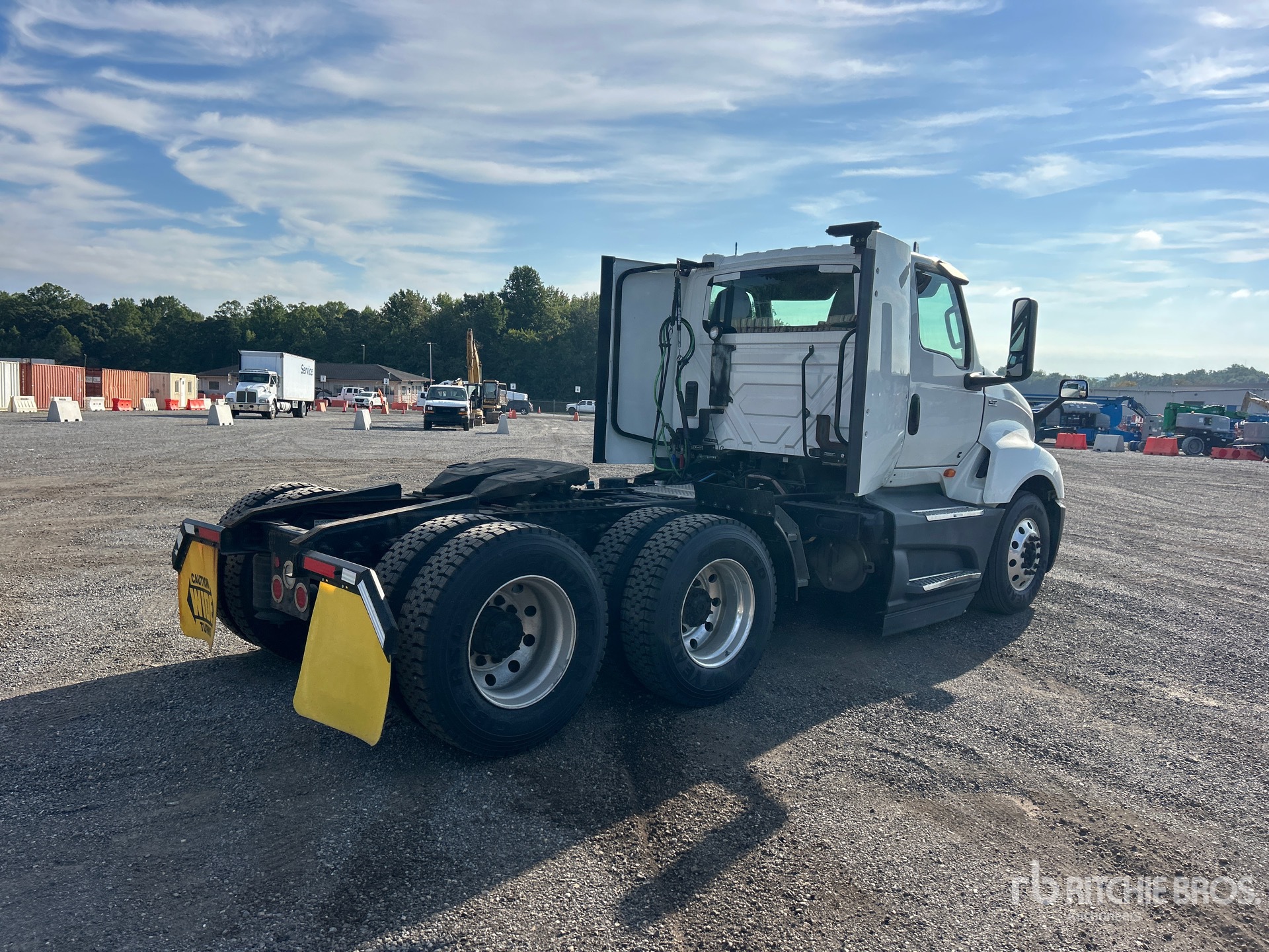 2021 International LT625