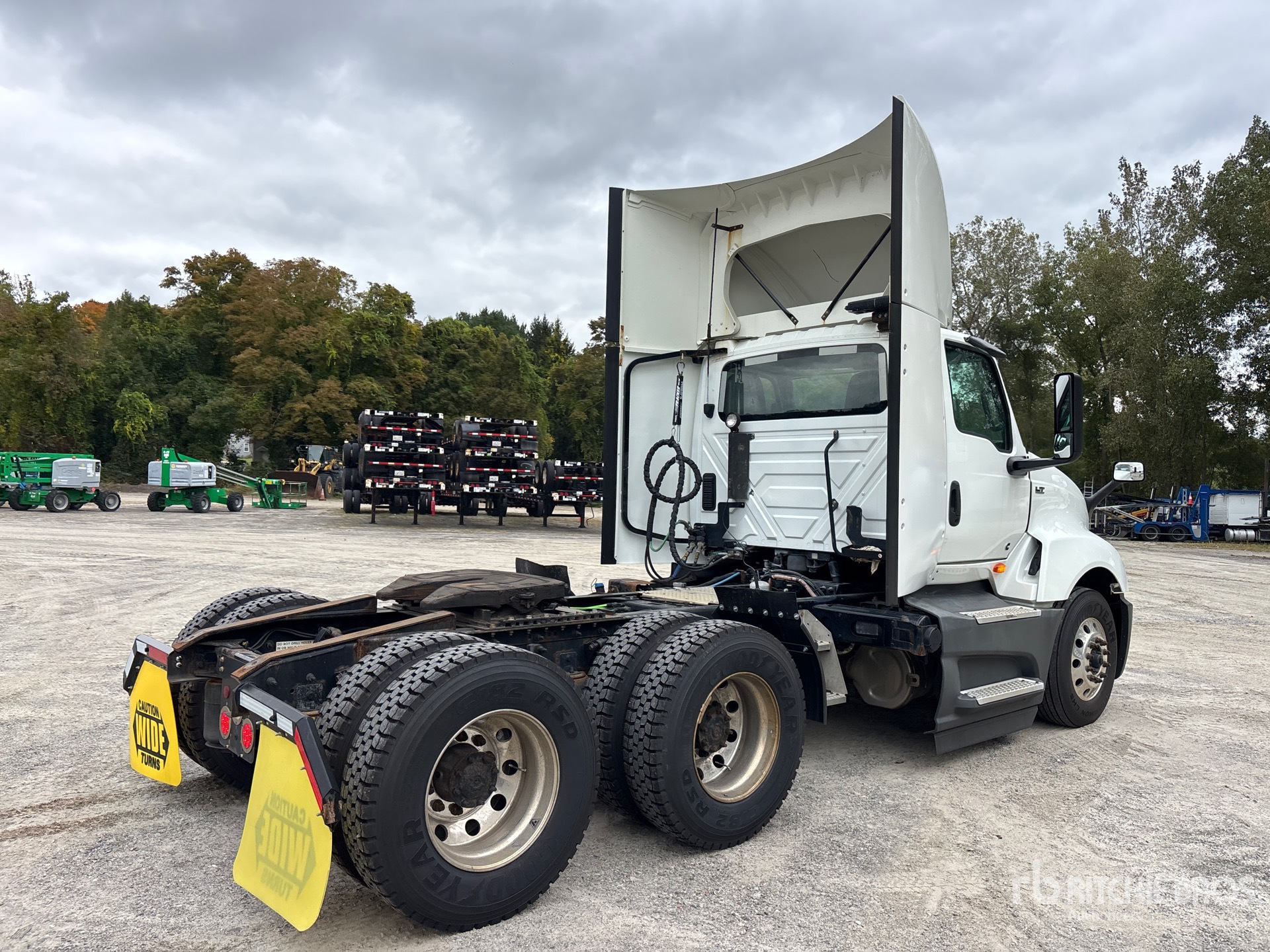 2022 International LT625