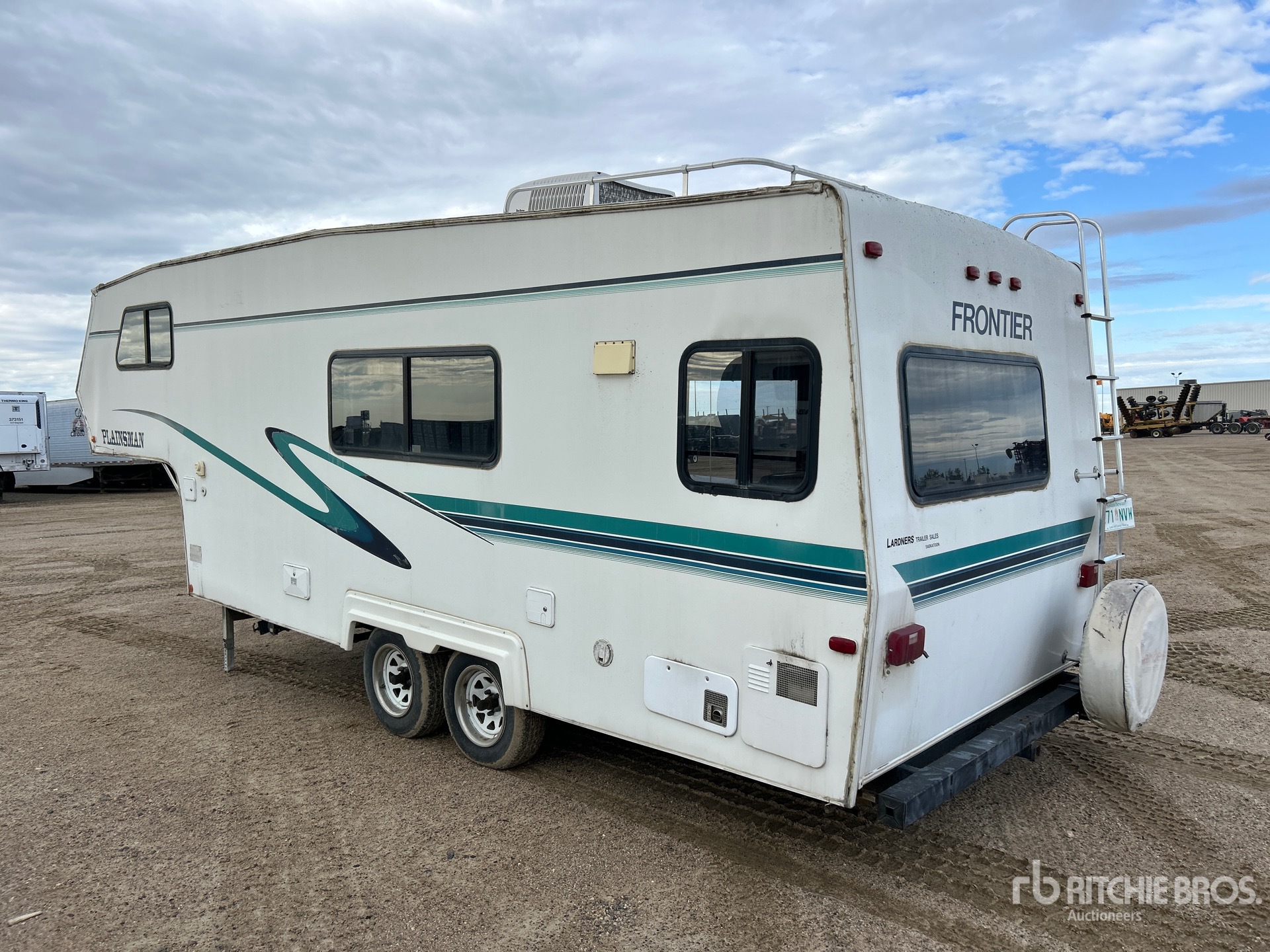1999 Frontier W243