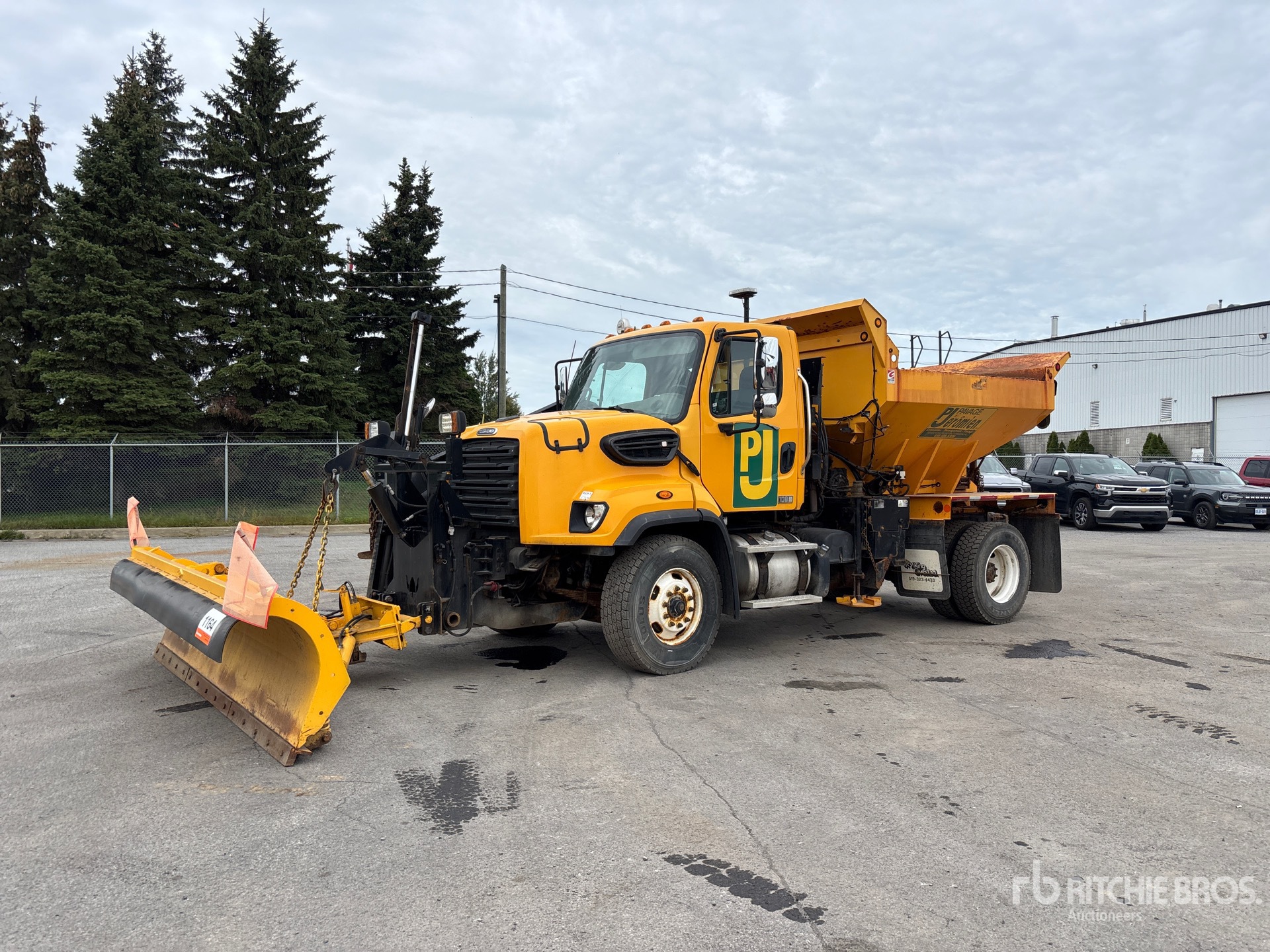 2015 Freightliner 108SD
