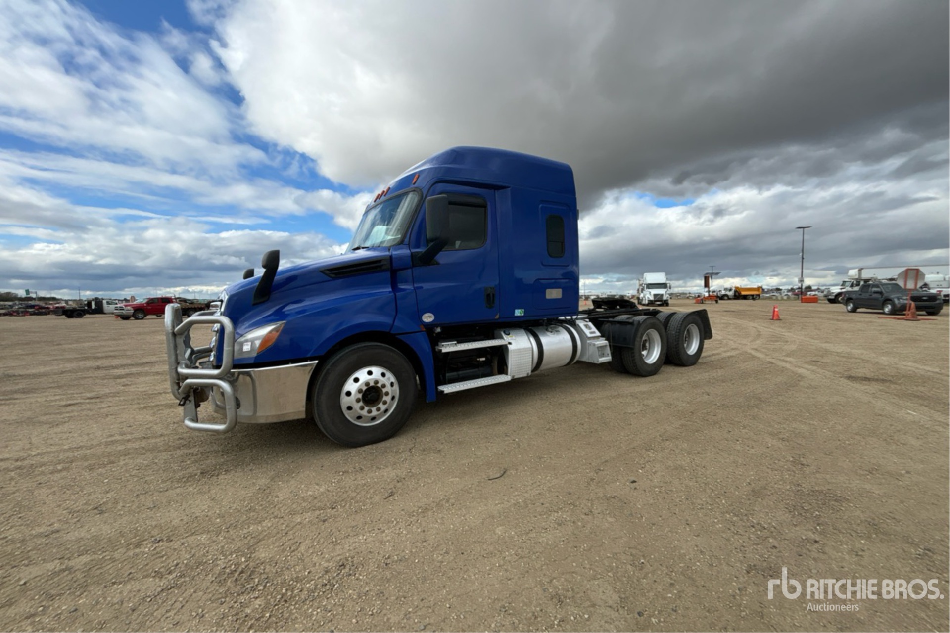 2020 Freightliner CASCADIA 126