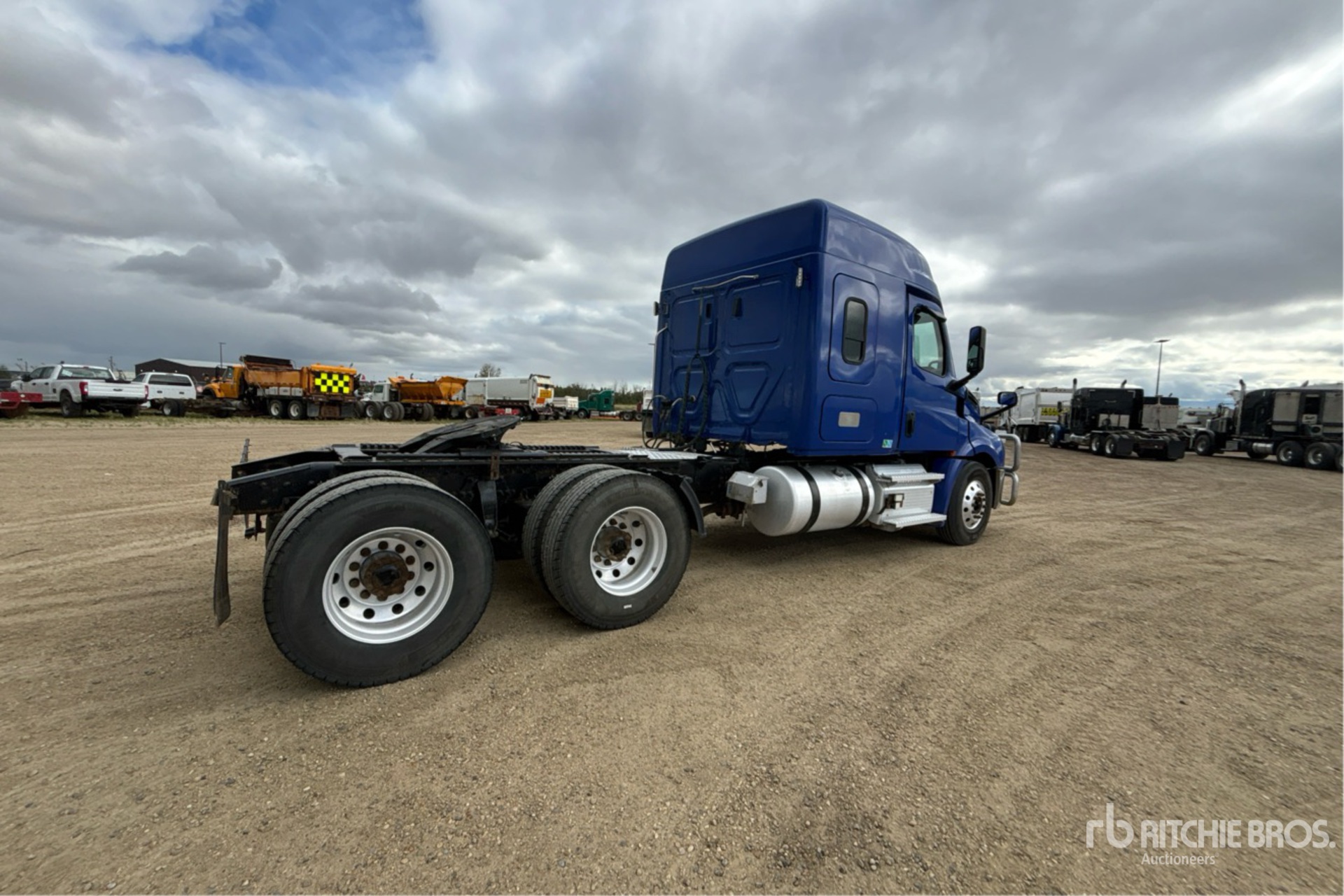 2020 Freightliner CASCADIA 126
