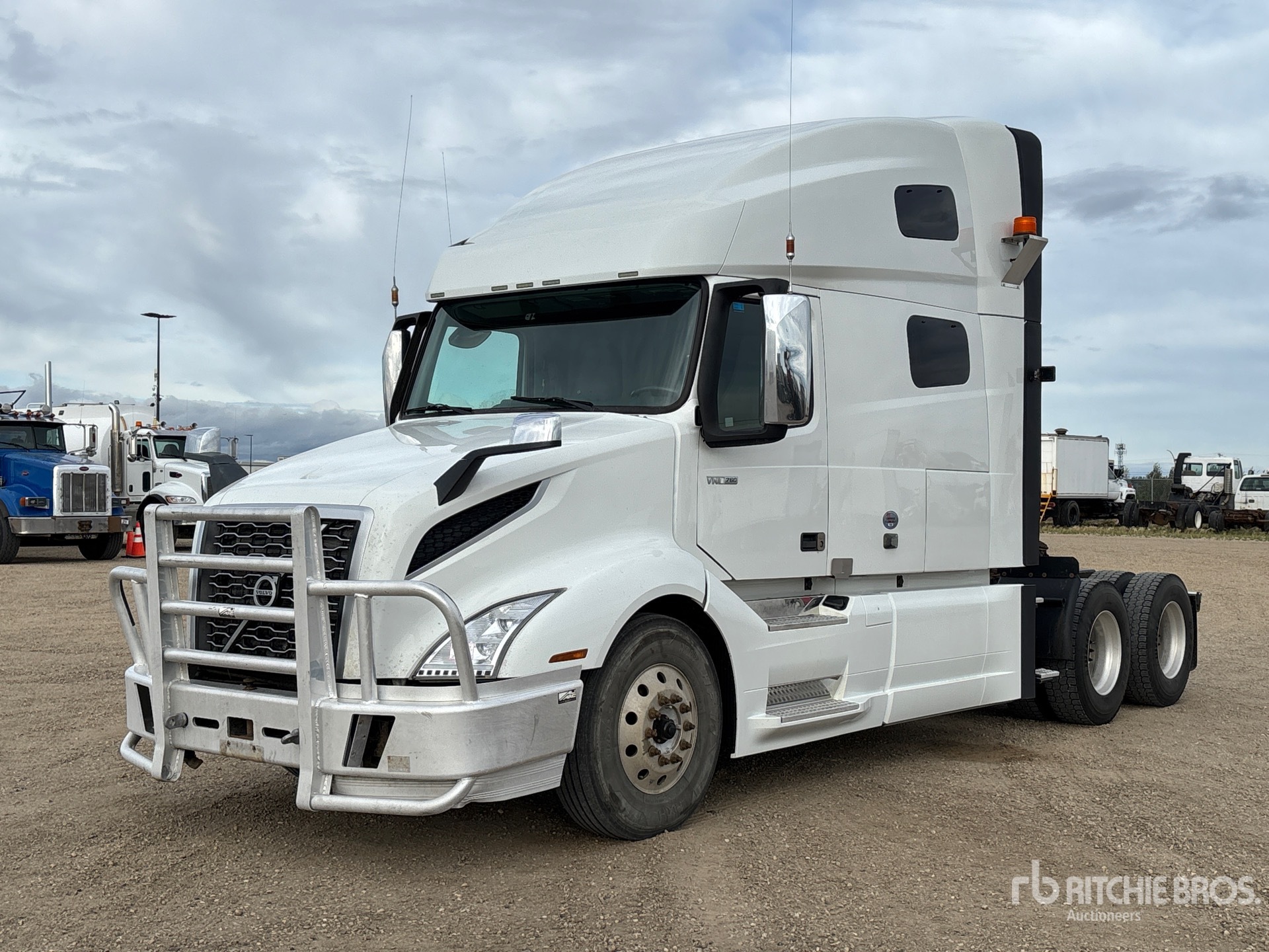 Photo of 2021 Volvo VNL
