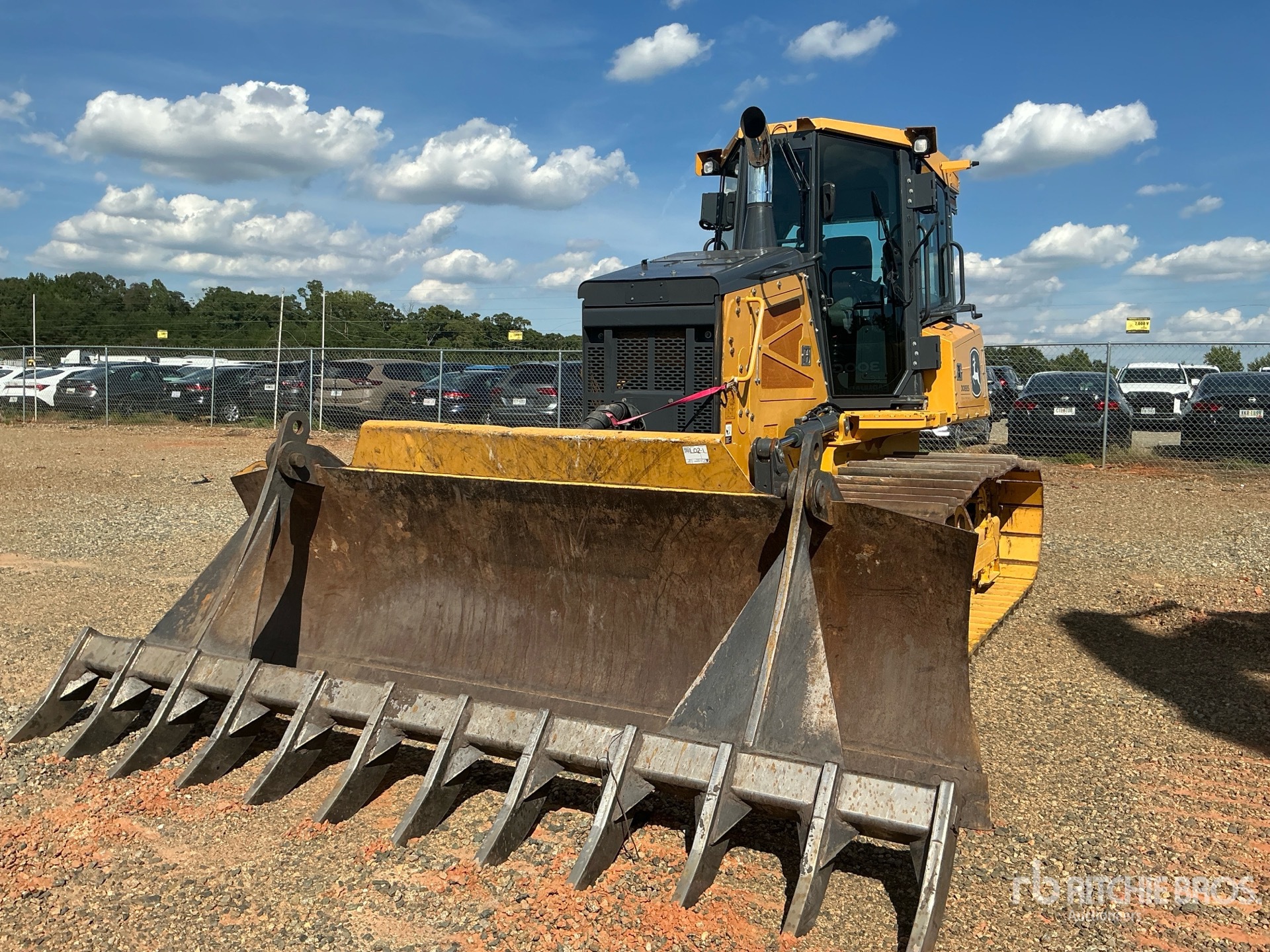Photo of 2023 John Deere 700L LGP