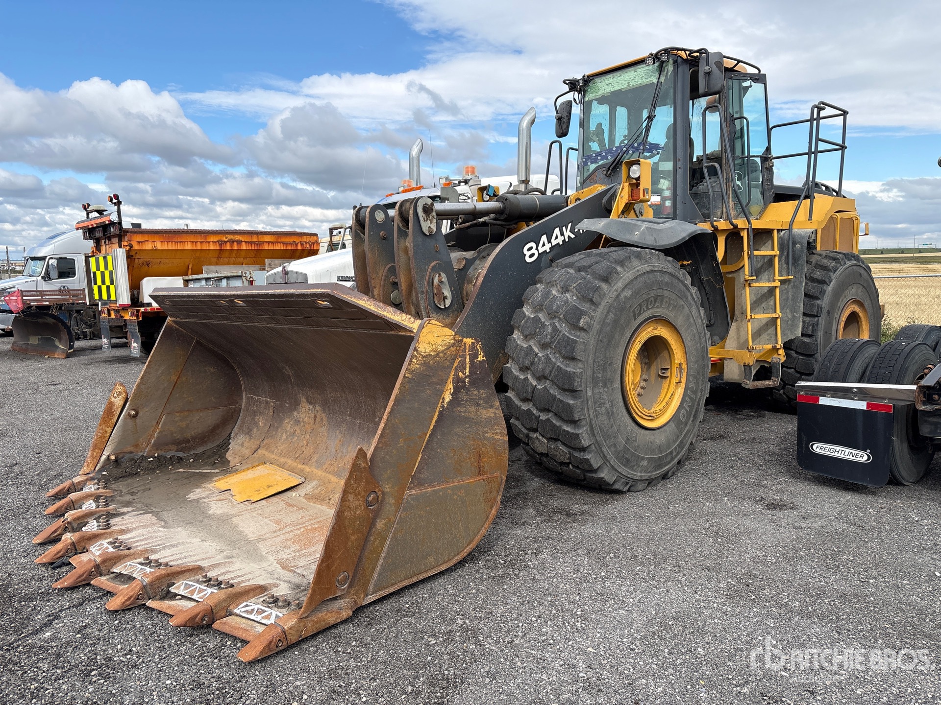 Photo of 2013 John Deere 844K
