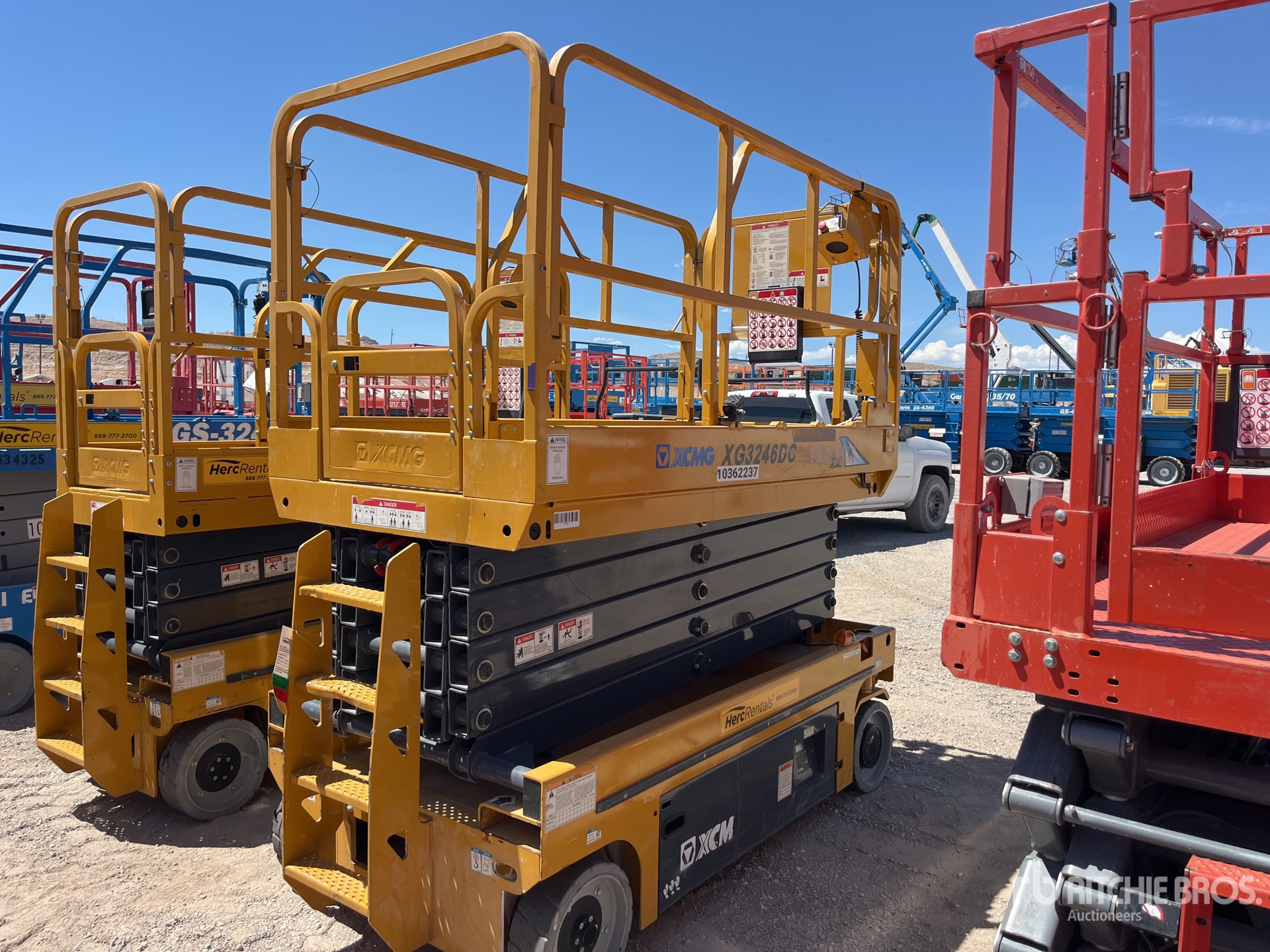 2021 XCMG XG3246DC