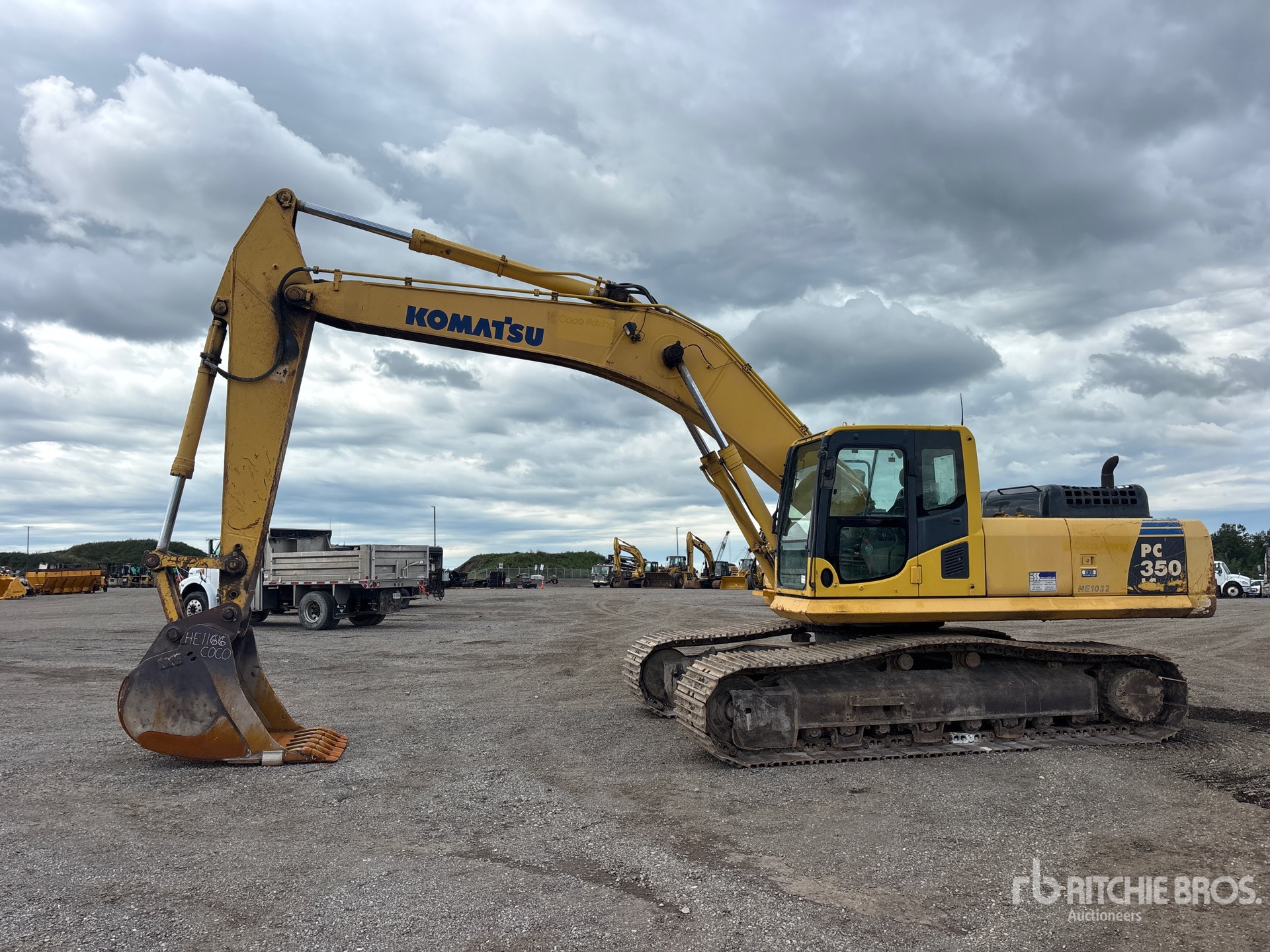 Photo of 2010 Komatsu PC350LC-8