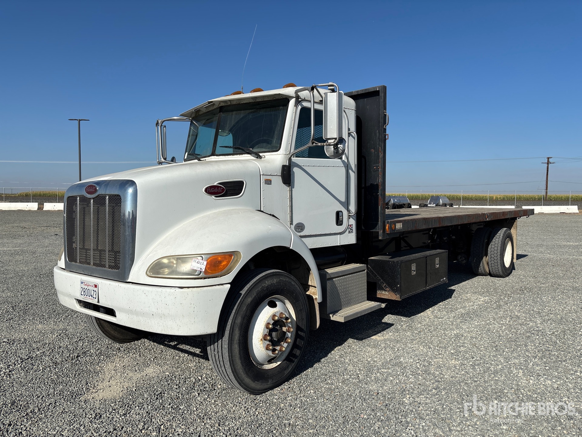 Photo of 2014 Peterbilt 337