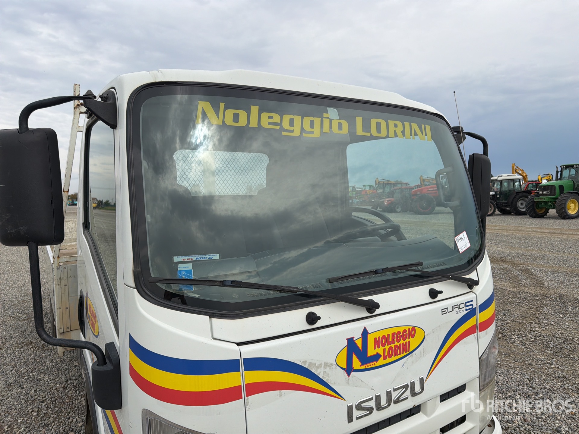 2015 Isuzu N1R85