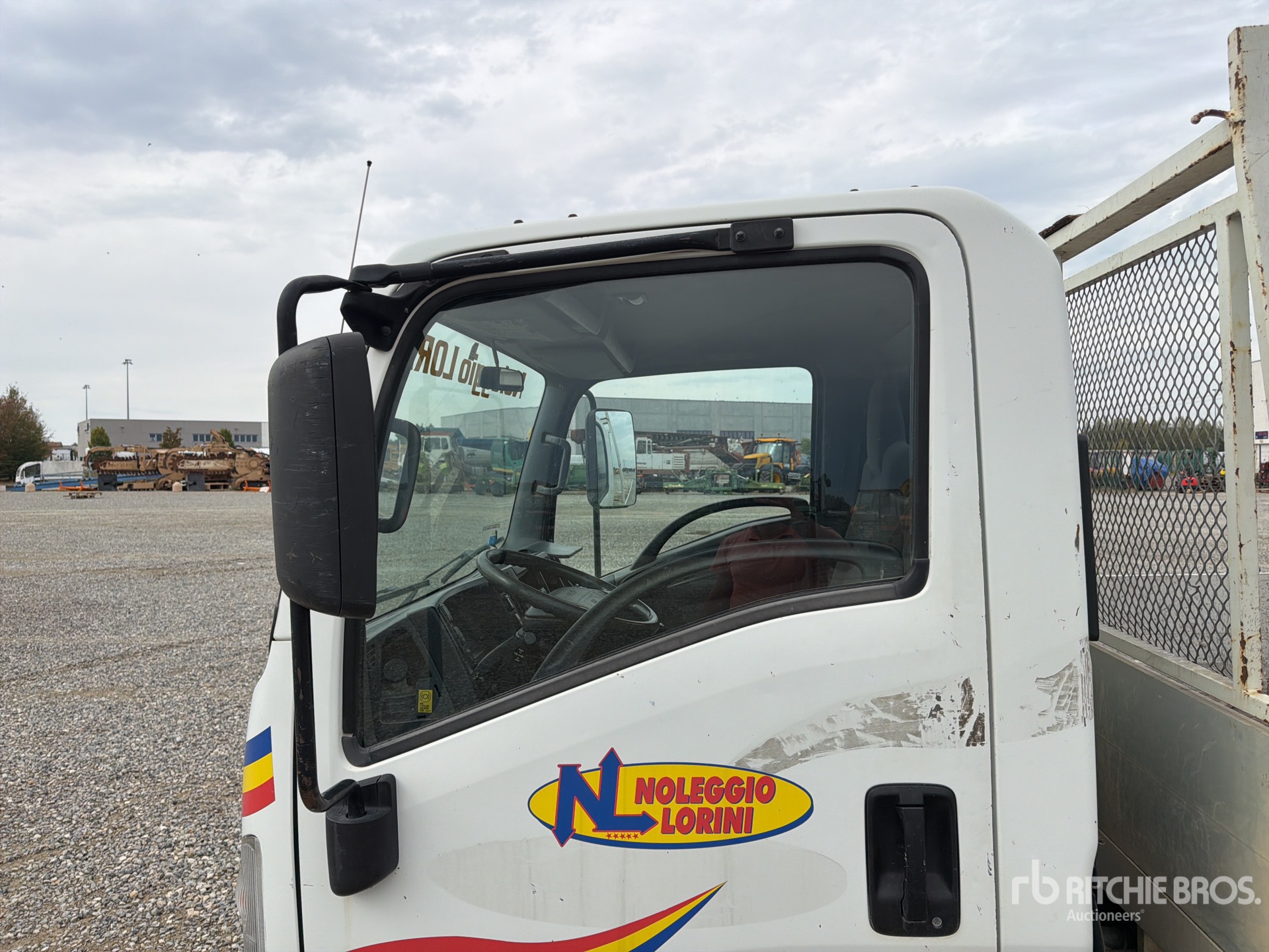 2015 Isuzu N1R85