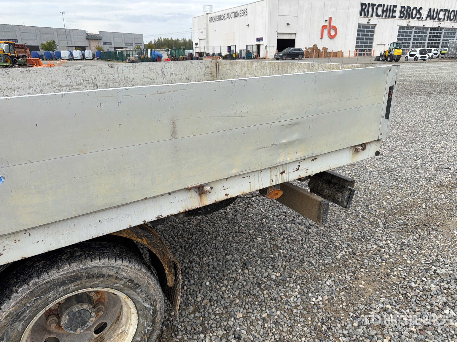 2015 Isuzu N1R85