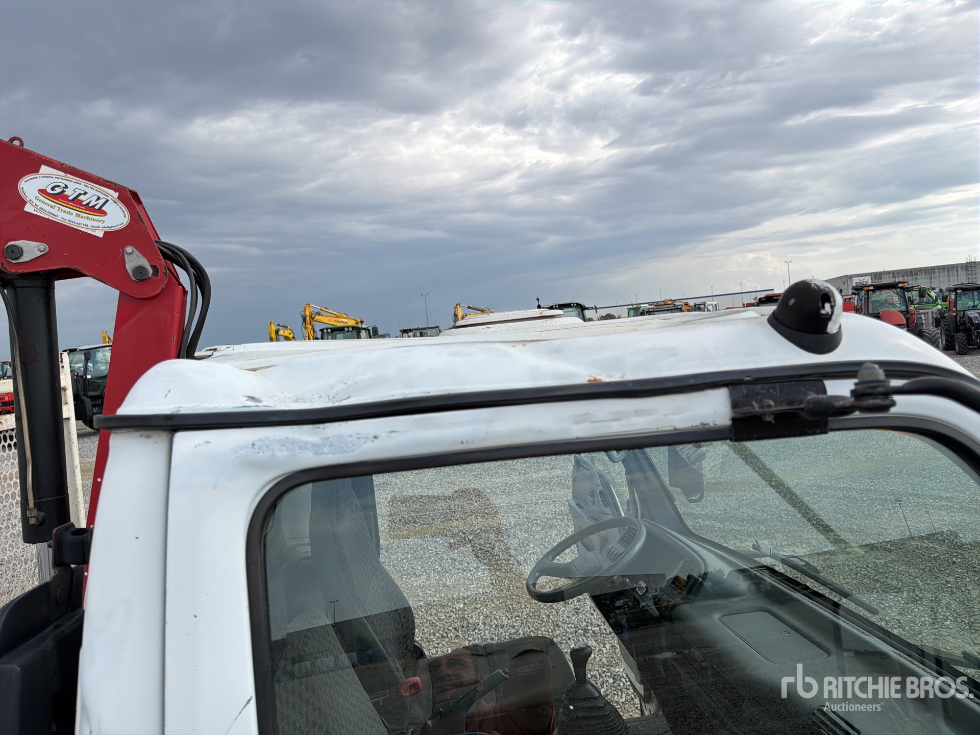 2006 Isuzu NPR77