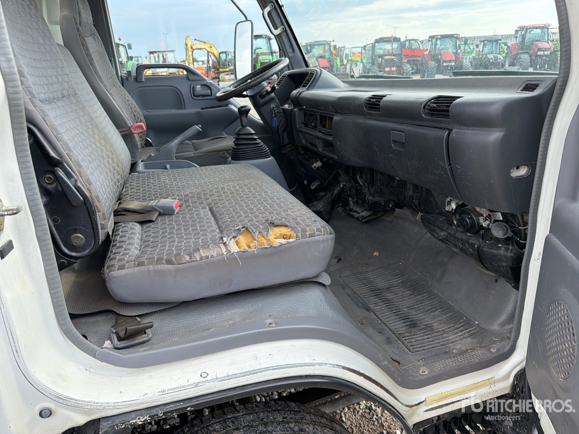 2006 Isuzu NPR77