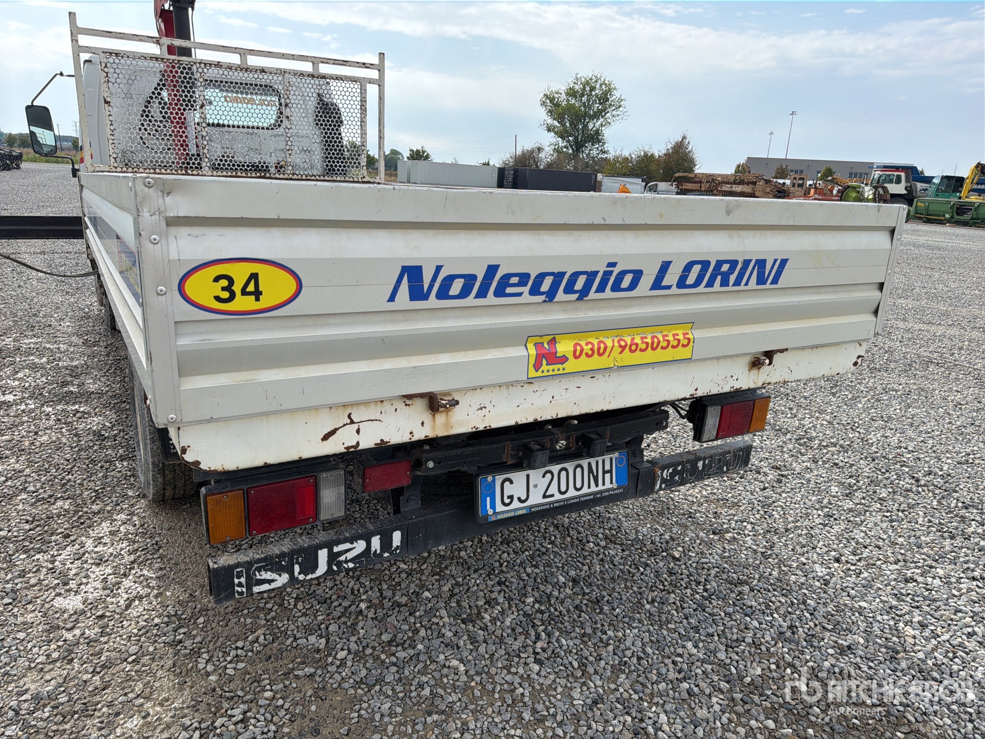 2006 Isuzu NPR77