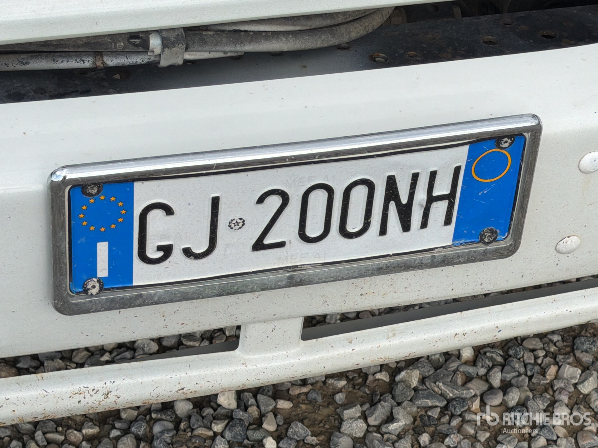 2006 Isuzu NPR77