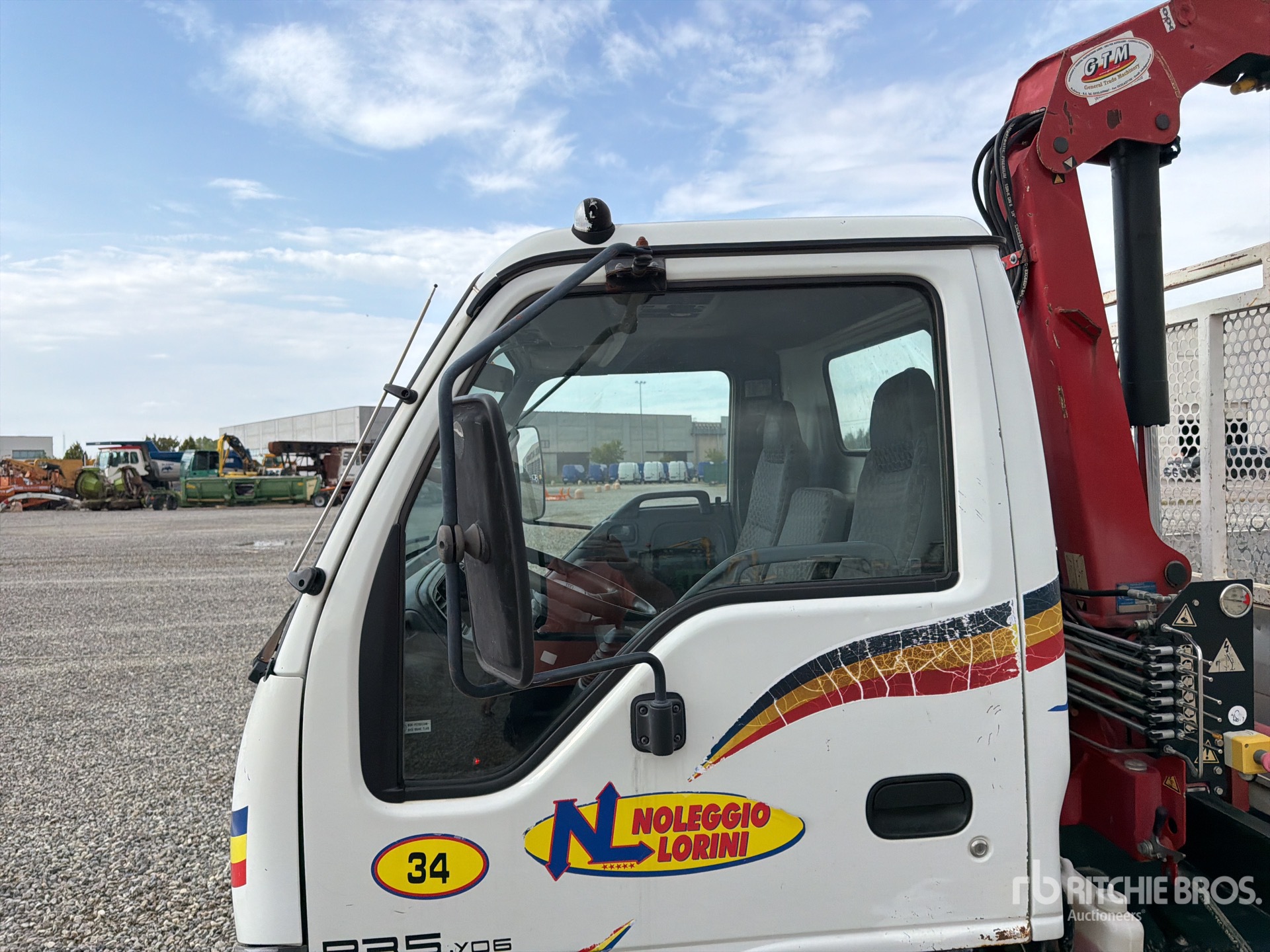 2006 Isuzu NPR77