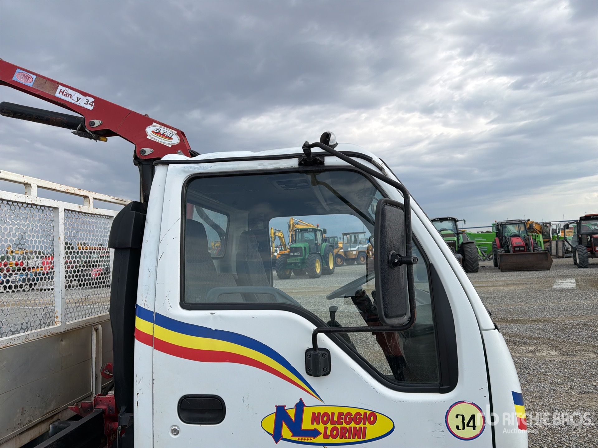 2006 Isuzu NPR77