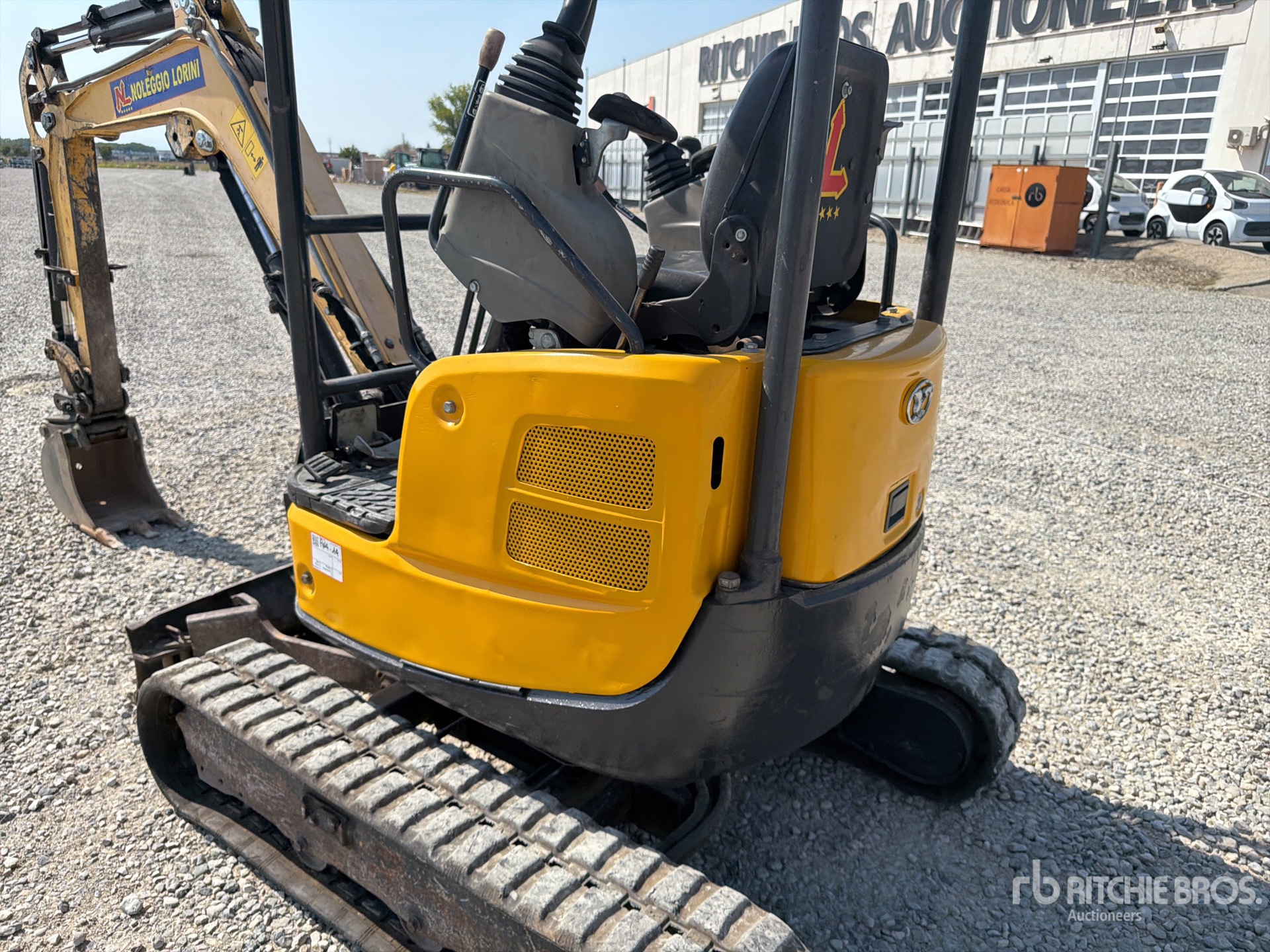 2015 Yanmar VIO17