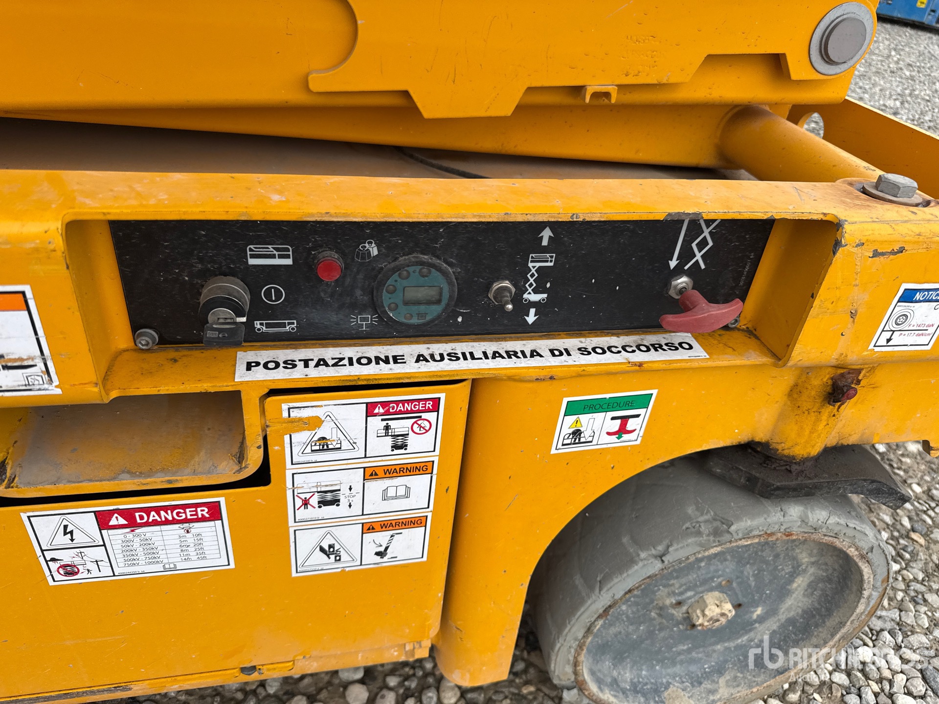 2017 Haulotte COMPACT 10